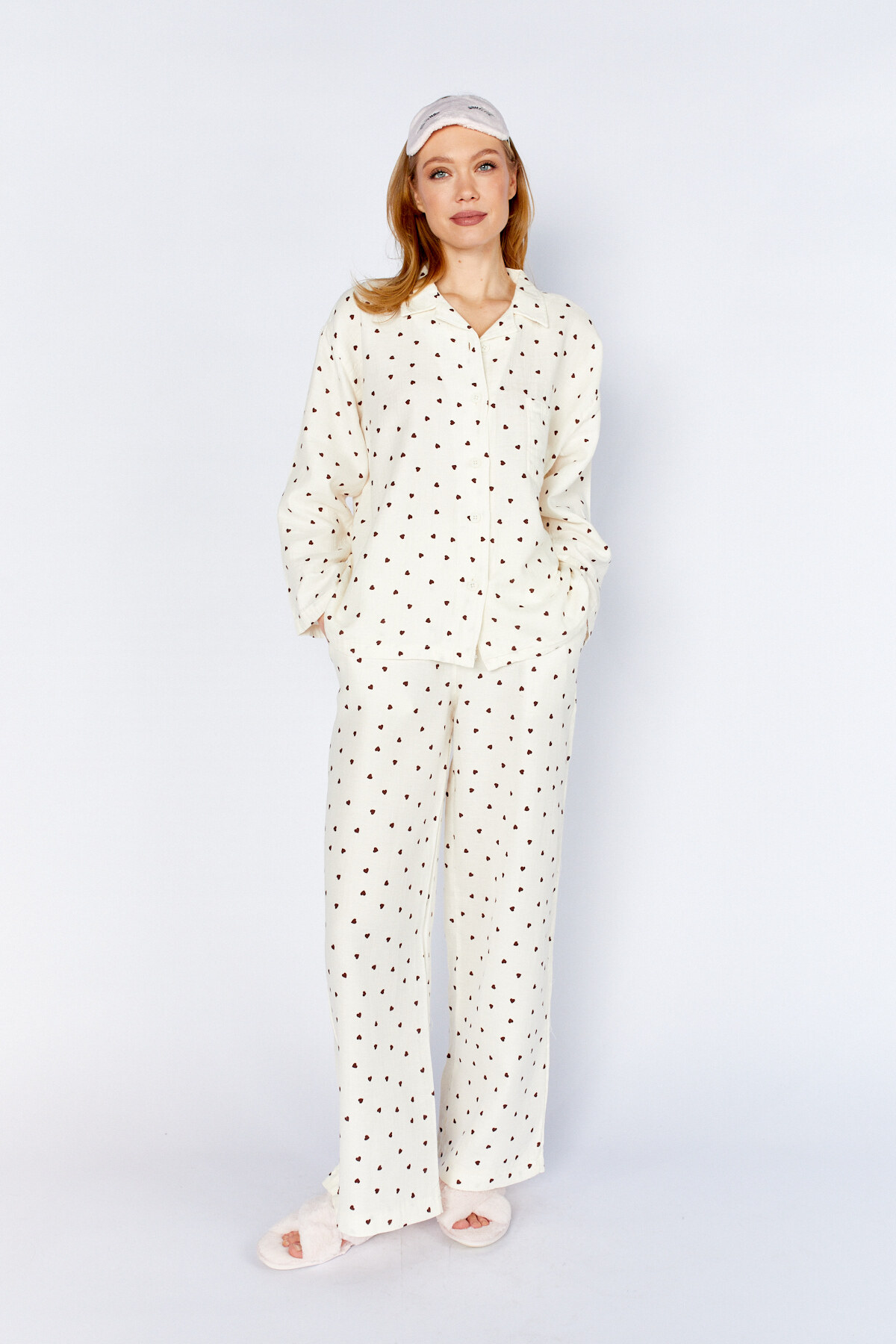 EDITION WOMAN Ekru Apaş Yaka Gömlek Ve Cep Detaylı Pantolon Müslin Kalp Desenli Yıkamalı Pijama Takım I EK1001373