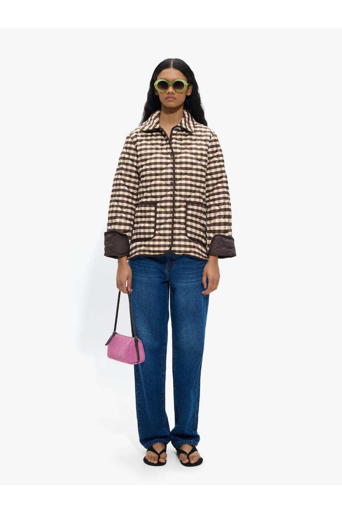 Women's Plaid Collar and Quilted Jacket with Cuffs