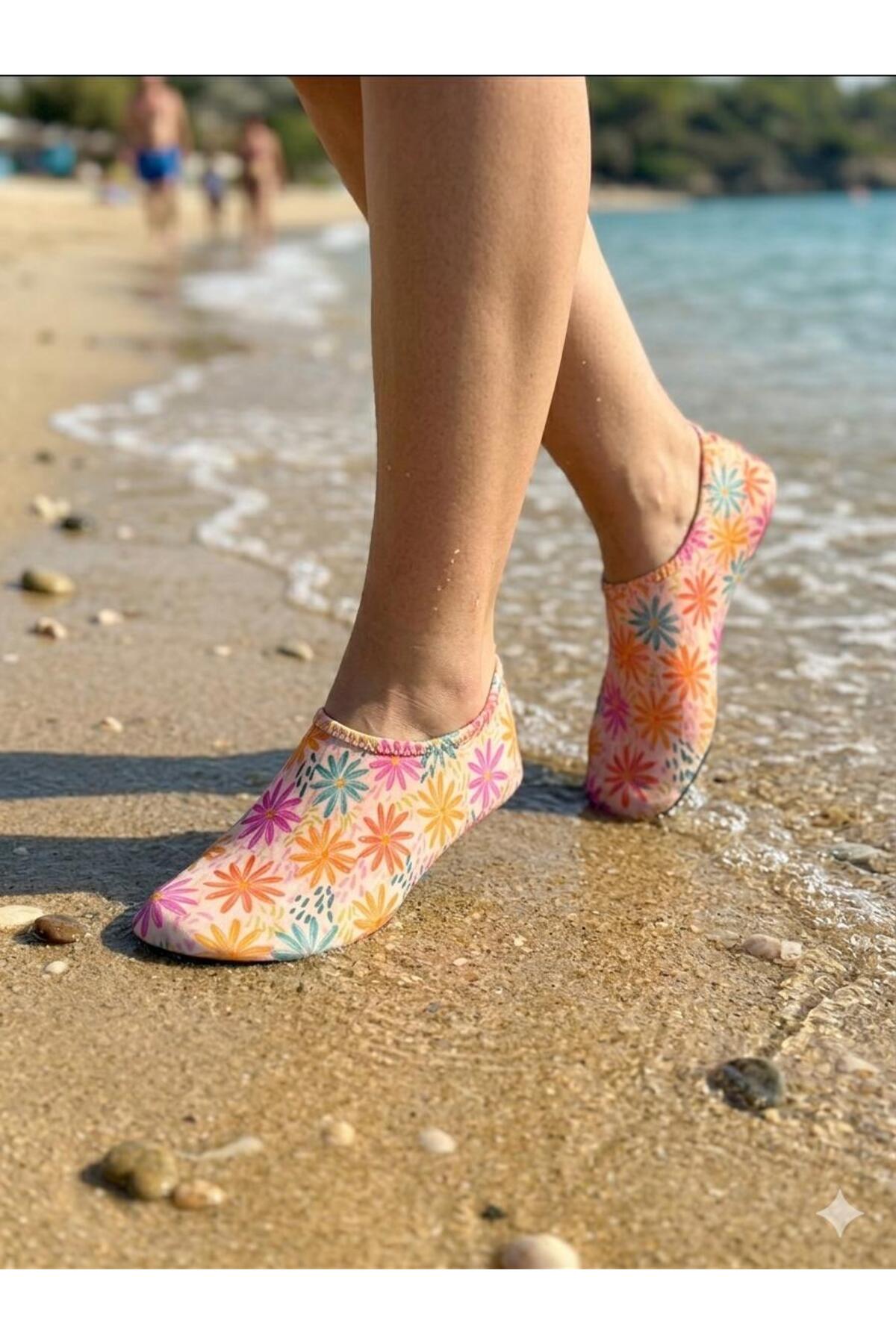 Non-Slip Sole Women's Sea Pool Shoes, Quick-Drying Swimwear Fabric, Pool Booties