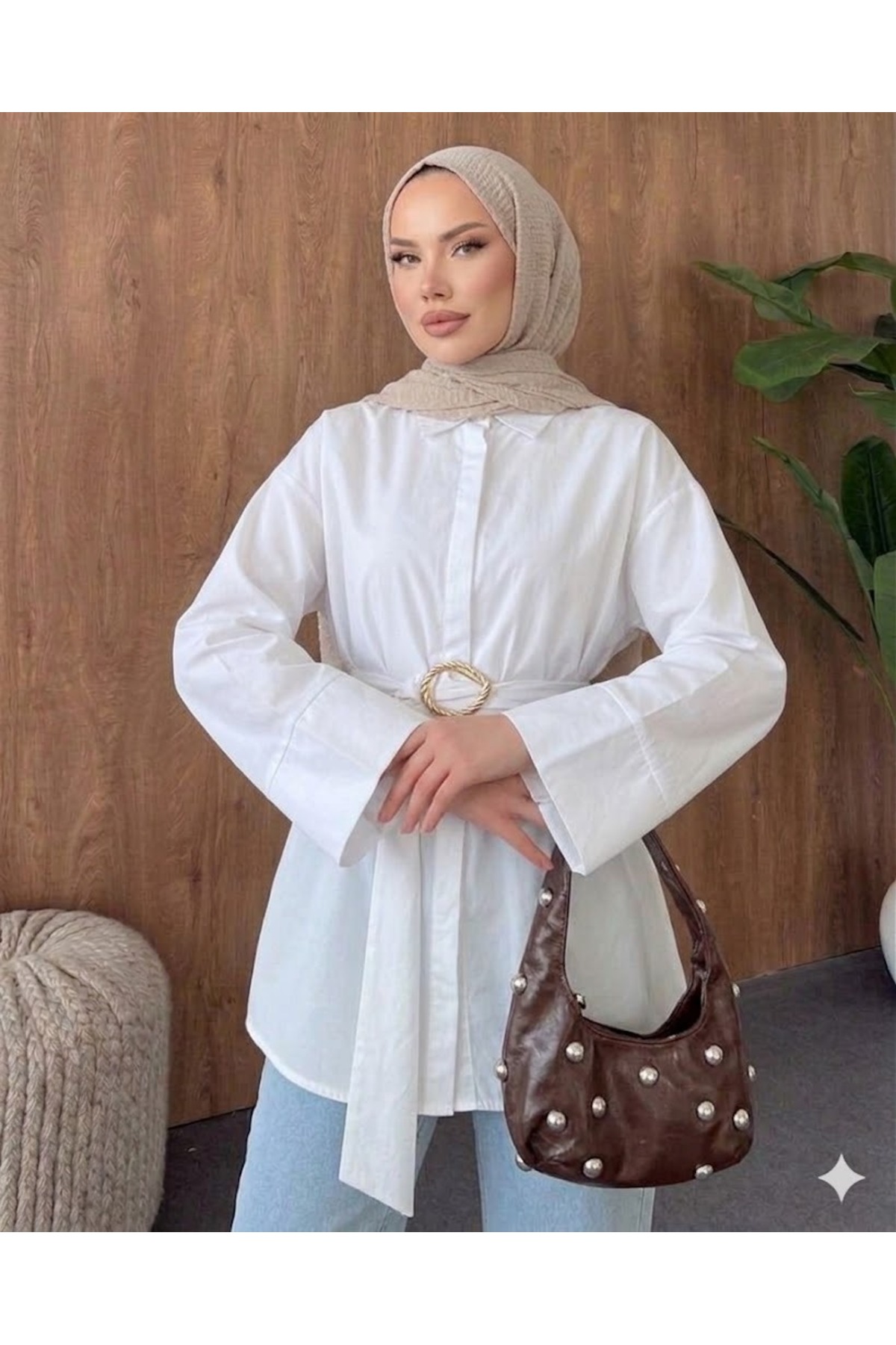 onlymoon  Beyaz Dokuma Kumaş Uzun Kuşaklı Gömlek Kadın Toka Detaylı Rahat Kesim Şık Tesettür Kombin - Görsel 3