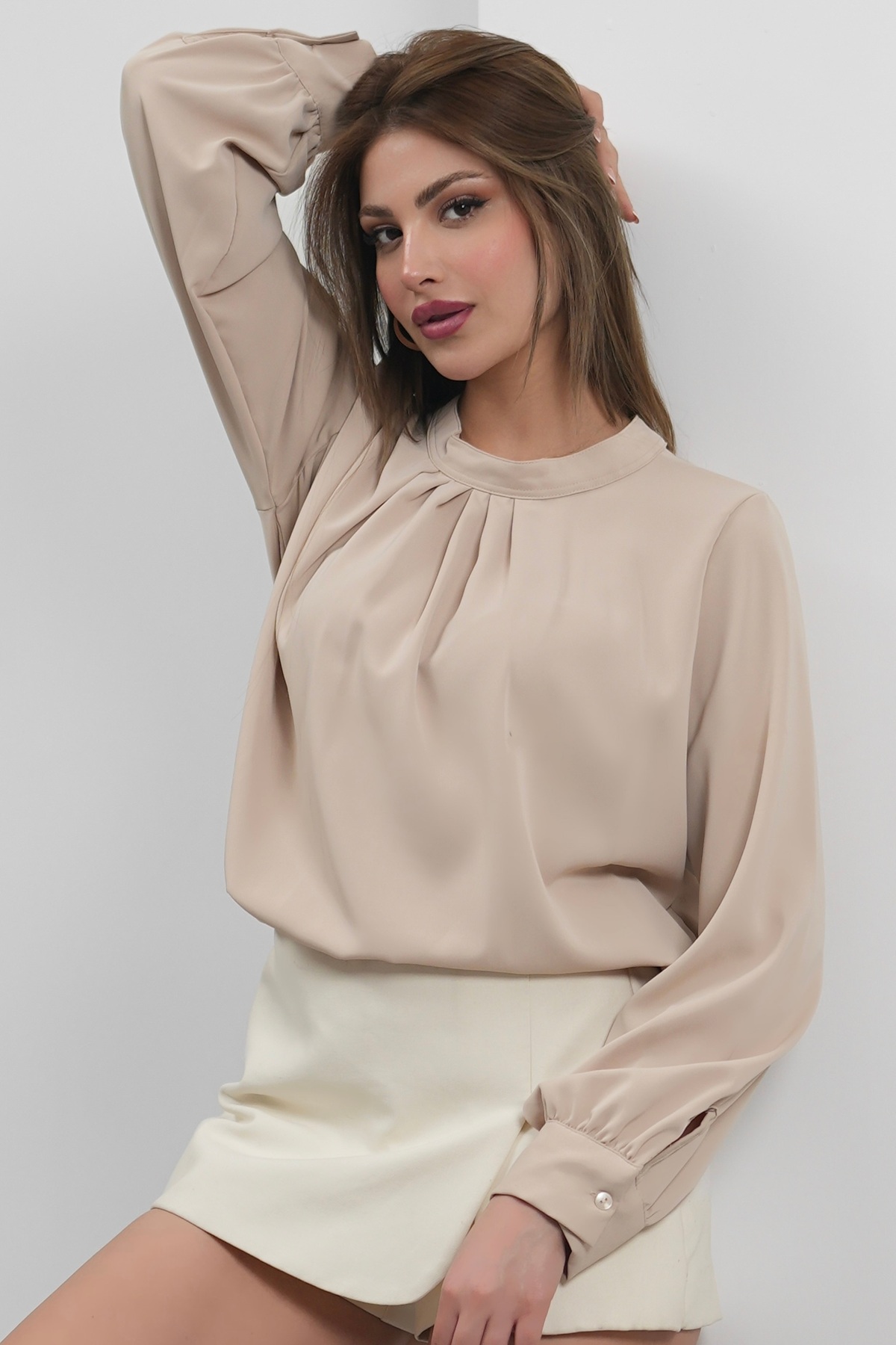 Bisiklet Yaka Pileli Model Bluz -Bej
