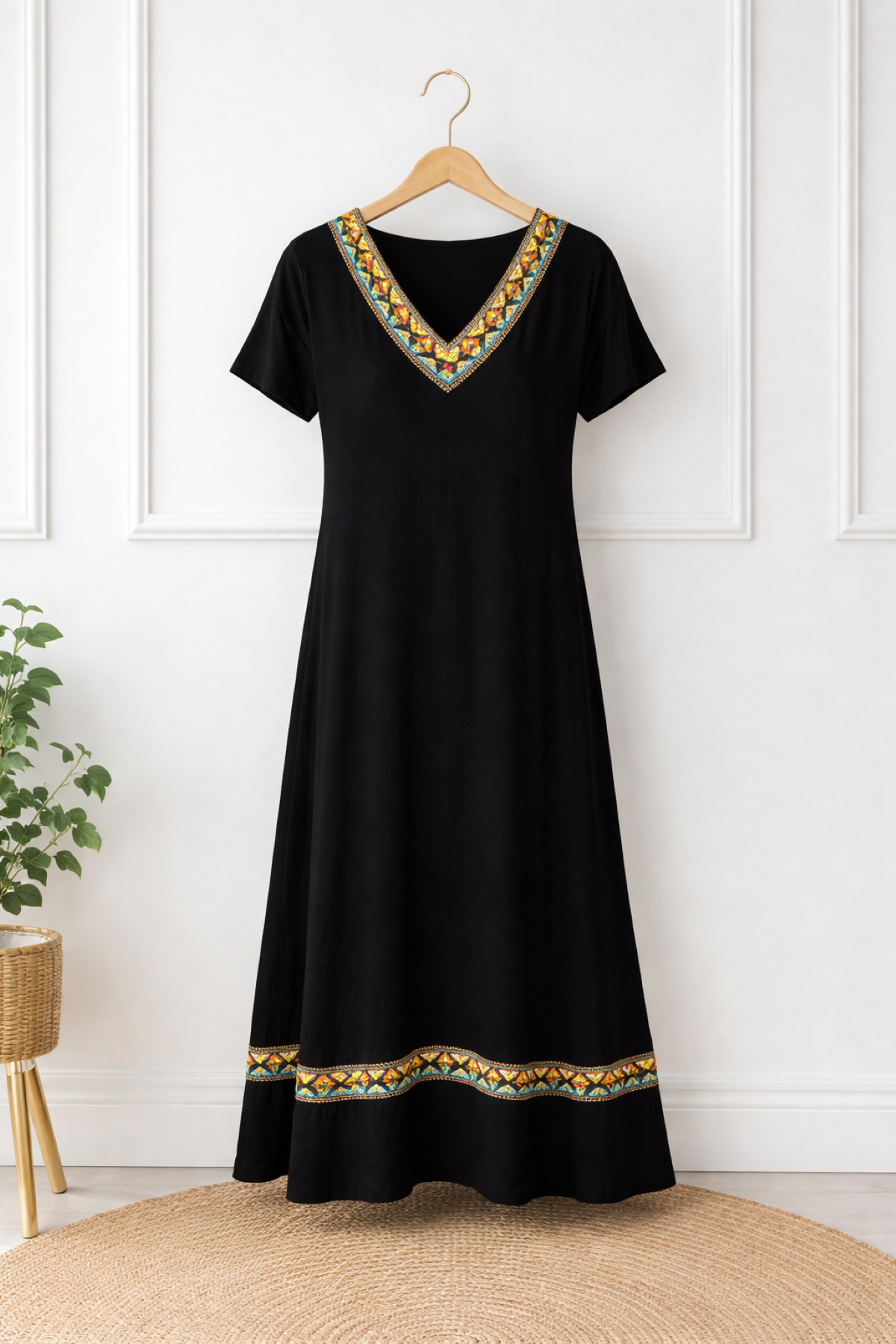 JANES  Kadın Siyah Kısa Kollu V Yaka Etnik Desenli Uzun Viskon Maxi Elbise - Görsel 4