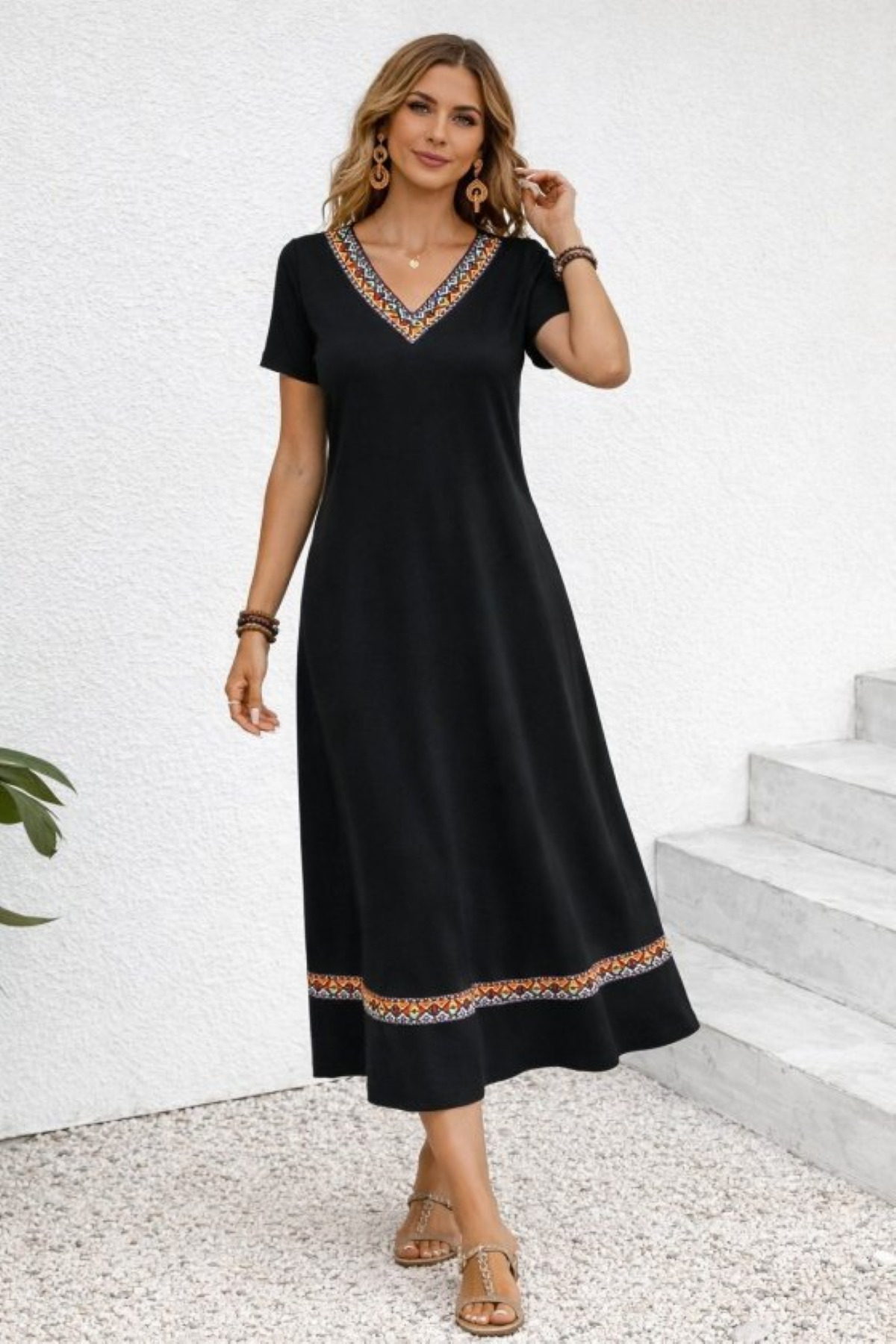 JANES  Kadın Siyah Kısa Kollu V Yaka Etnik Desenli Uzun Viskon Maxi Elbise