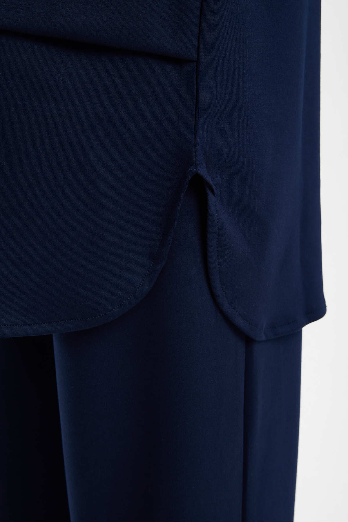 Kadın Premium Modal Kumaş İkili Takım – Rahat Kesim Tunik ve Pantolon - Lacivert