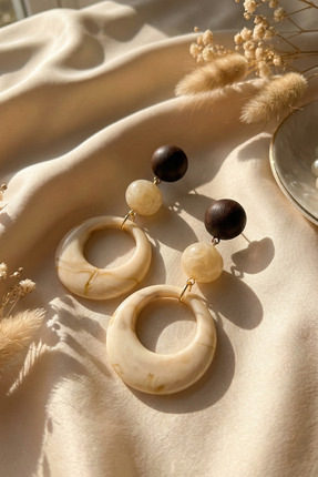 SAVAYA Kadın Beyaz Renk Retro Yuvarlak Küpe Zara Model