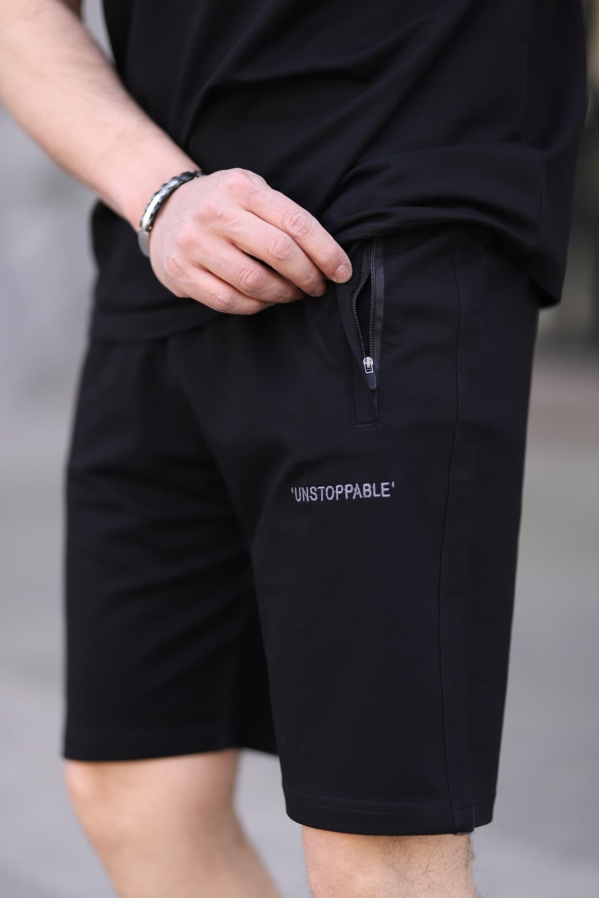 Erkek Comfort Fit Rahat Kalıp 2'li Set T-shirt ve Şort Eşofman Takımı — مشکی 5759 — تصویر 4 از 4
