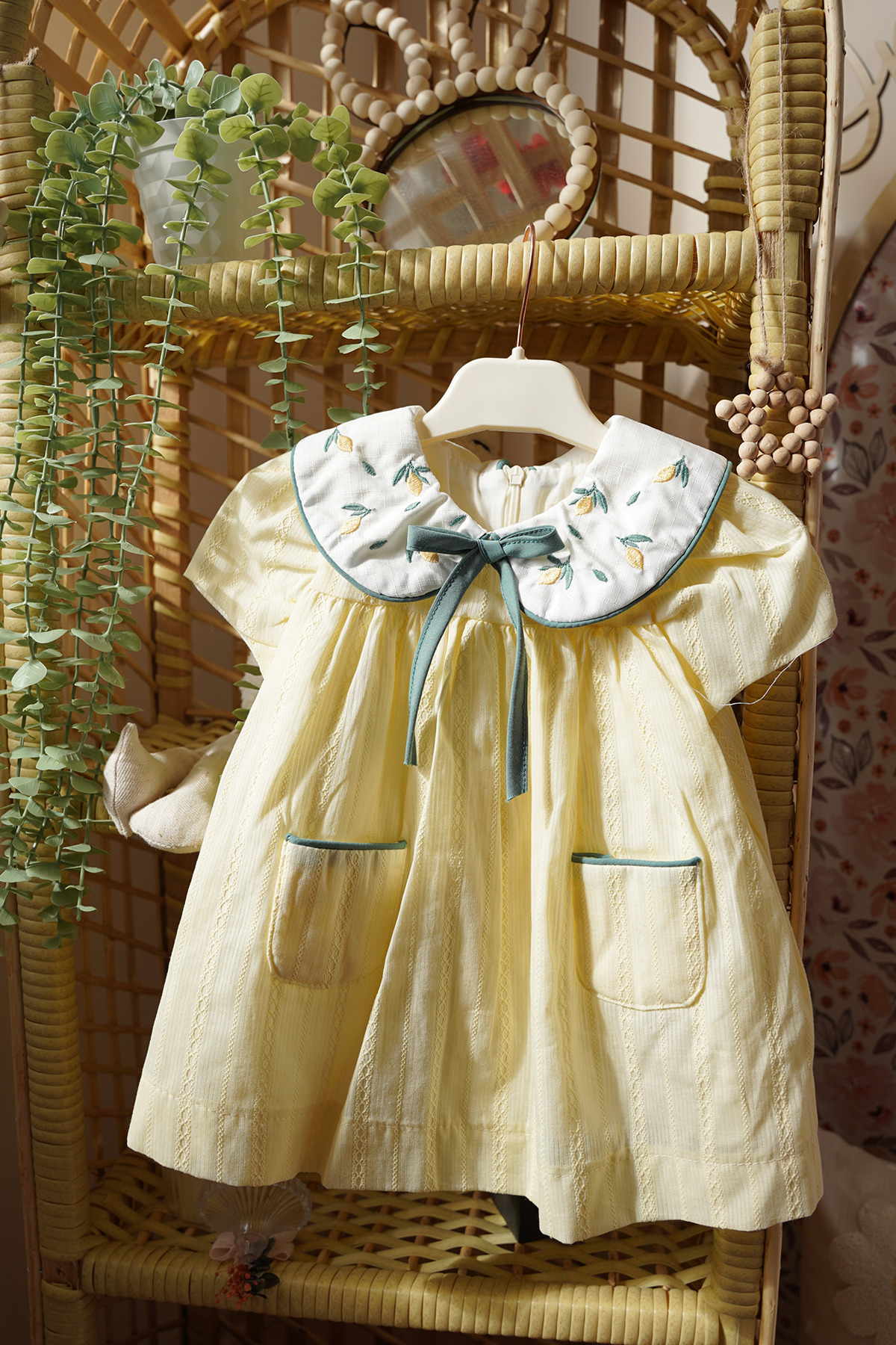 ALYRA Kız Bebek Elbise Kısa Kollu Bebe Yaka Sarı Limon Nakış Detaylı Özel Gün Doğum Günü Günlük Elbise fotoğrafı 7 (önizleme)