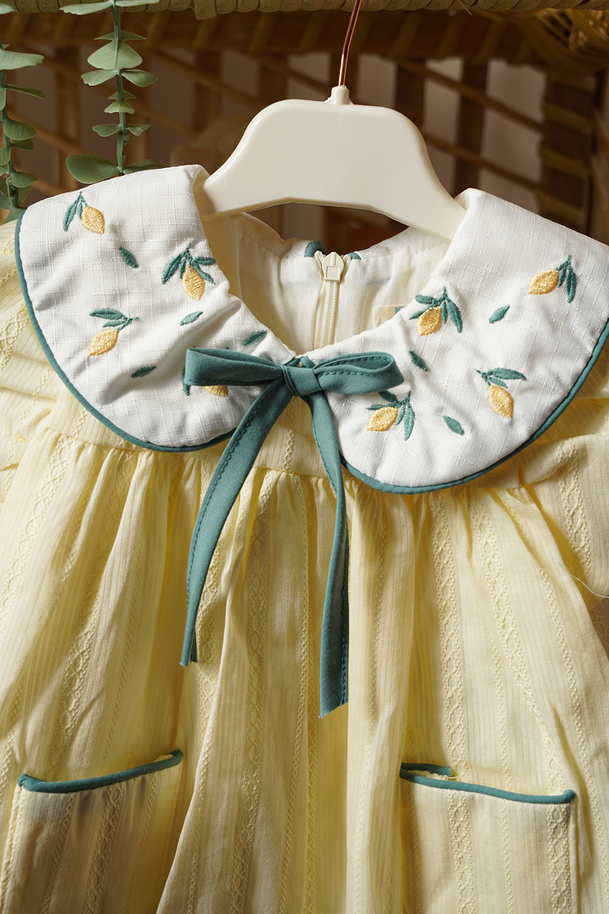 ALYRA Kız Bebek Elbise Kısa Kollu Bebe Yaka Sarı Limon Nakış Detaylı Özel Gün Doğum Günü Günlük Elbise fotoğrafı 6 (önizleme)