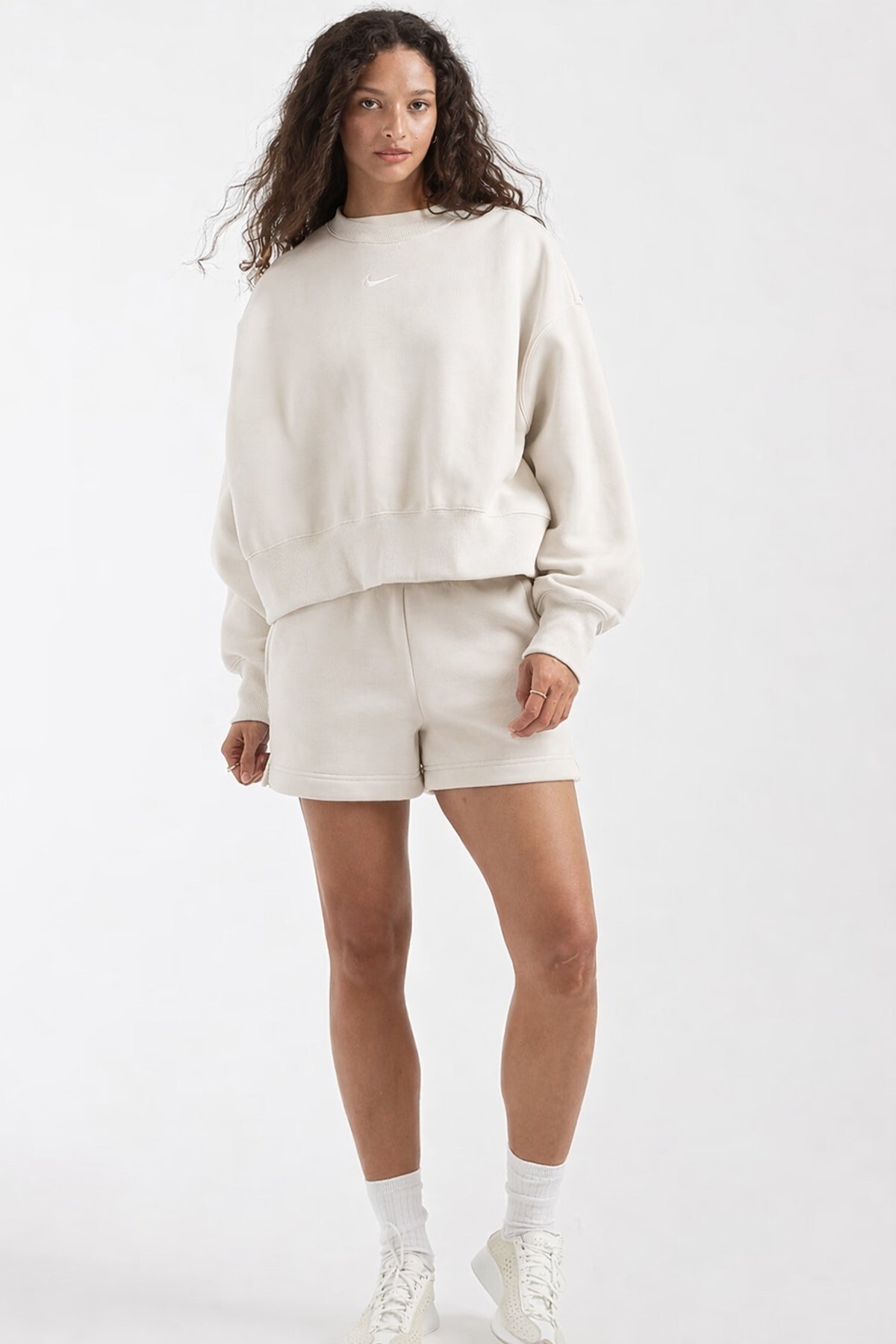 Nike Sportswear Essential Collection Fleece Oversized Kadın Sweatshirt Krem görsel 4