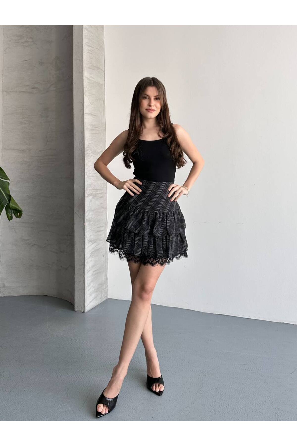 İLKCET MODA Pitikare Siyah Desenli Şifon Katlı Kadın Mini Etek görsel 6