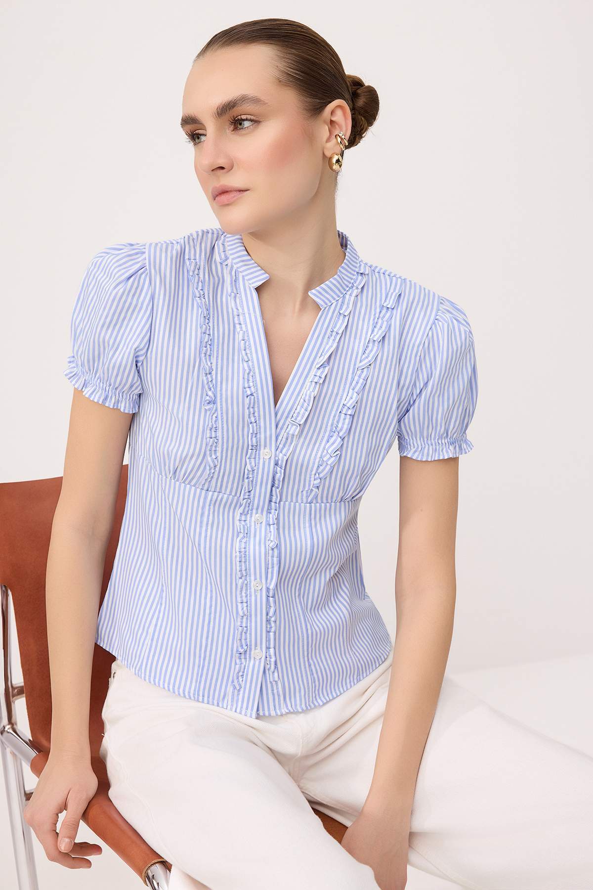 Trendyolmilla  Mavi Çizgili Hafif Bele Oturan Gömlek TWOSS26GO00177