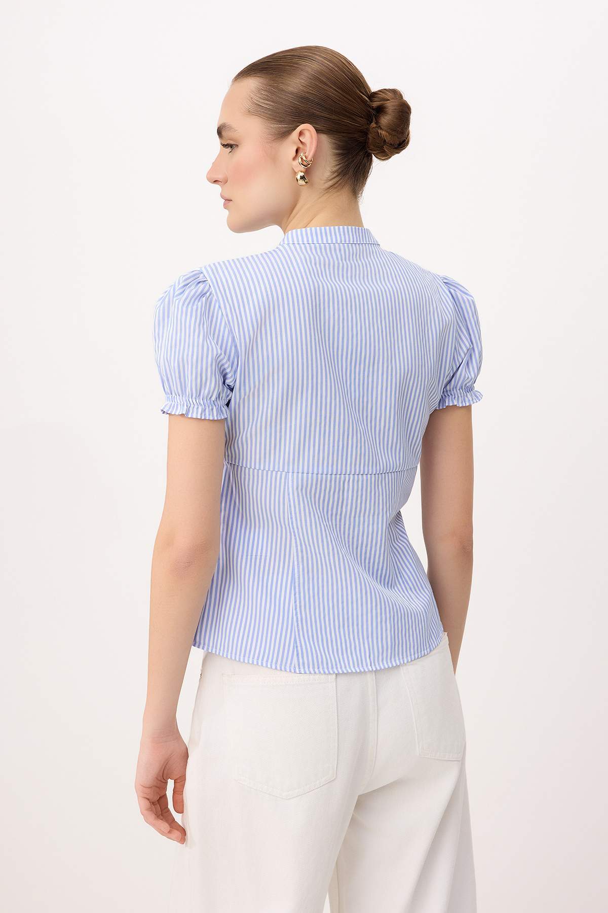 Trendyolmilla  Mavi Çizgili Hafif Bele Oturan Gömlek TWOSS26GO00177 - Görsel 4
