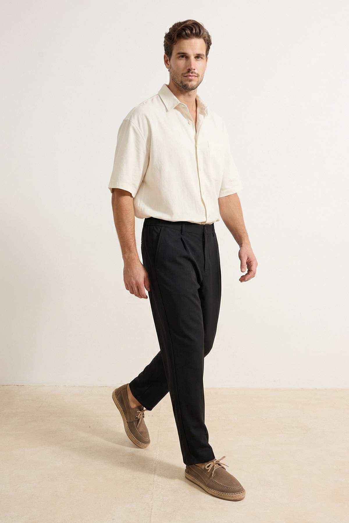 Trendyolmilla Man Siyah Bol Kalıp/Baggy Fit Boru Paça Ütü İzli Erkek Dokuma Pantolon TMNSS26PL00021