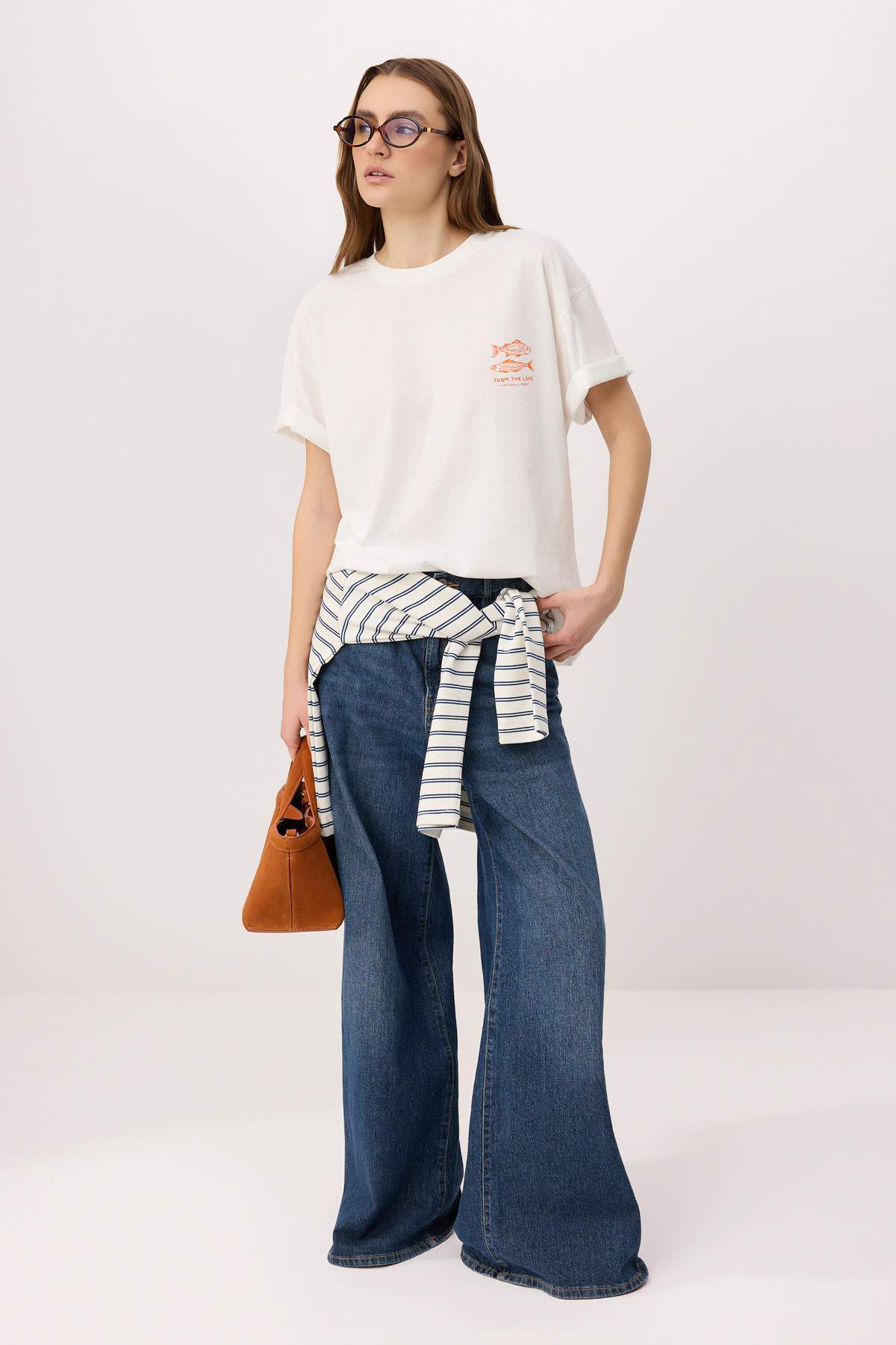 Trendyolmilla  Ekru Baskılı Oversize Bisiklet Yaka Düşük Kol Kısa Uzun %100 Pamuk Örme T-Shirt TWOSS26TS00211 - Görsel 2