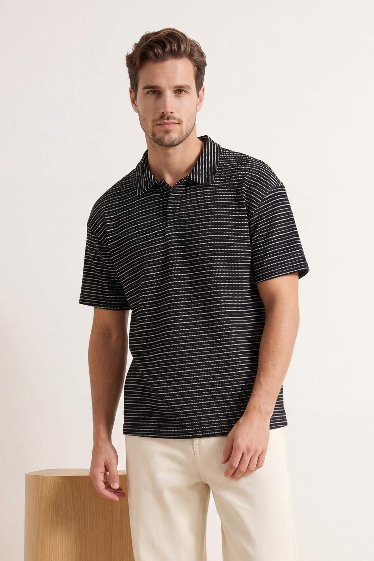 Trendyolmilla Man Lacivert Oversize/Geniş Kesim Çizgili Polo Yaka T-shirt TMNSS26PO00008
