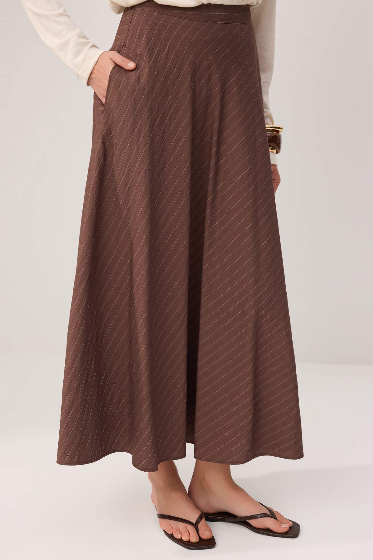 Trendyolmilla  Kahverengi Çİzgili Etek TCTSS26EE00032 - Görsel 3