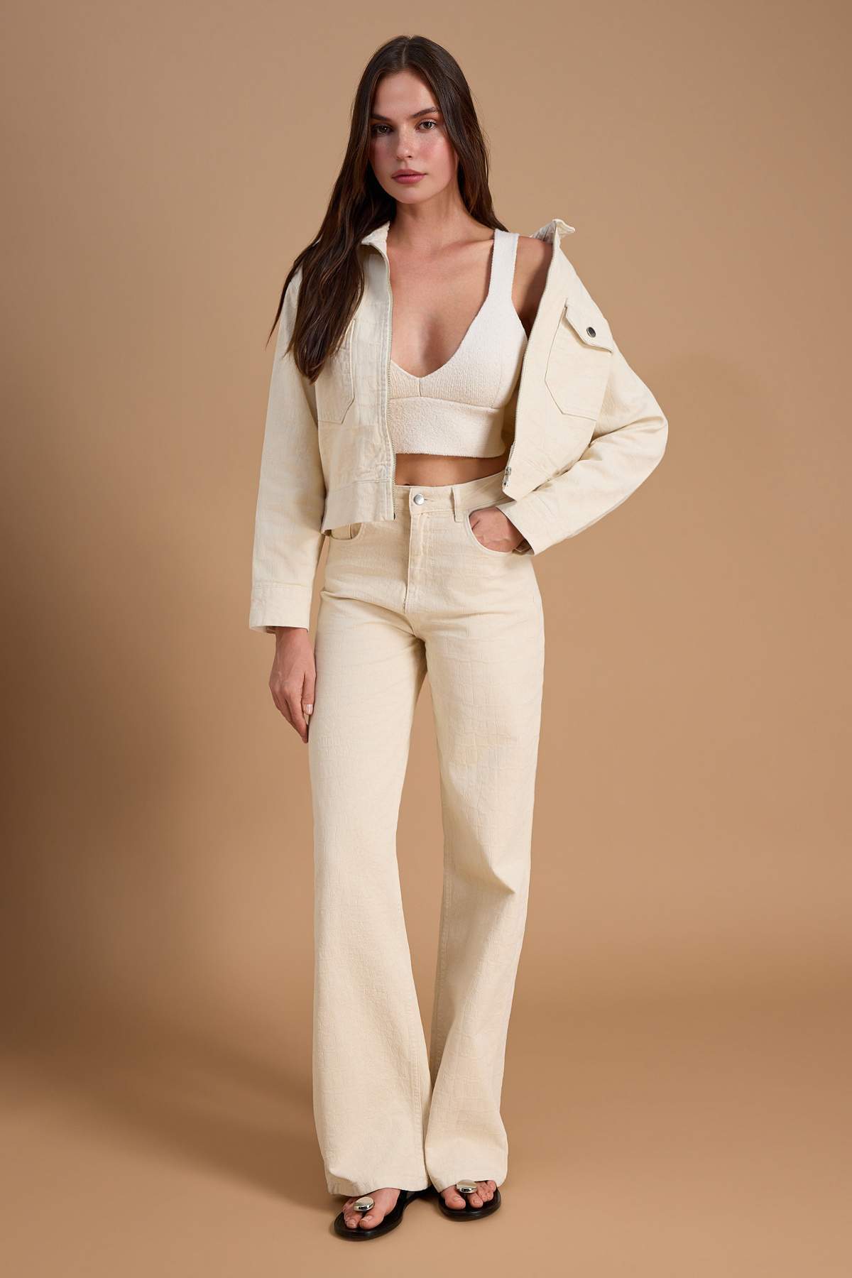 Trendyolmilla  Ekru DOKULU KUMAŞ %100 Pamuk Yüksek Bel Wide Leg Jeans TWOSS26JE00163 - Görsel 2