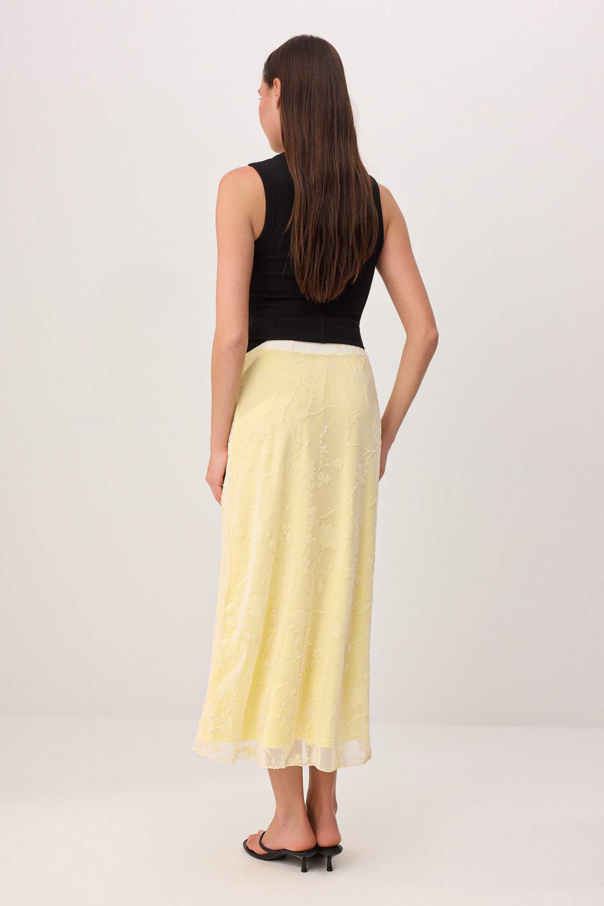 Trendyolmilla  Sarı Flok Baskılı Kalem Maxi/Uzun Tül Esnek Örme Etek TWOAW26ET00146 - Görsel 4