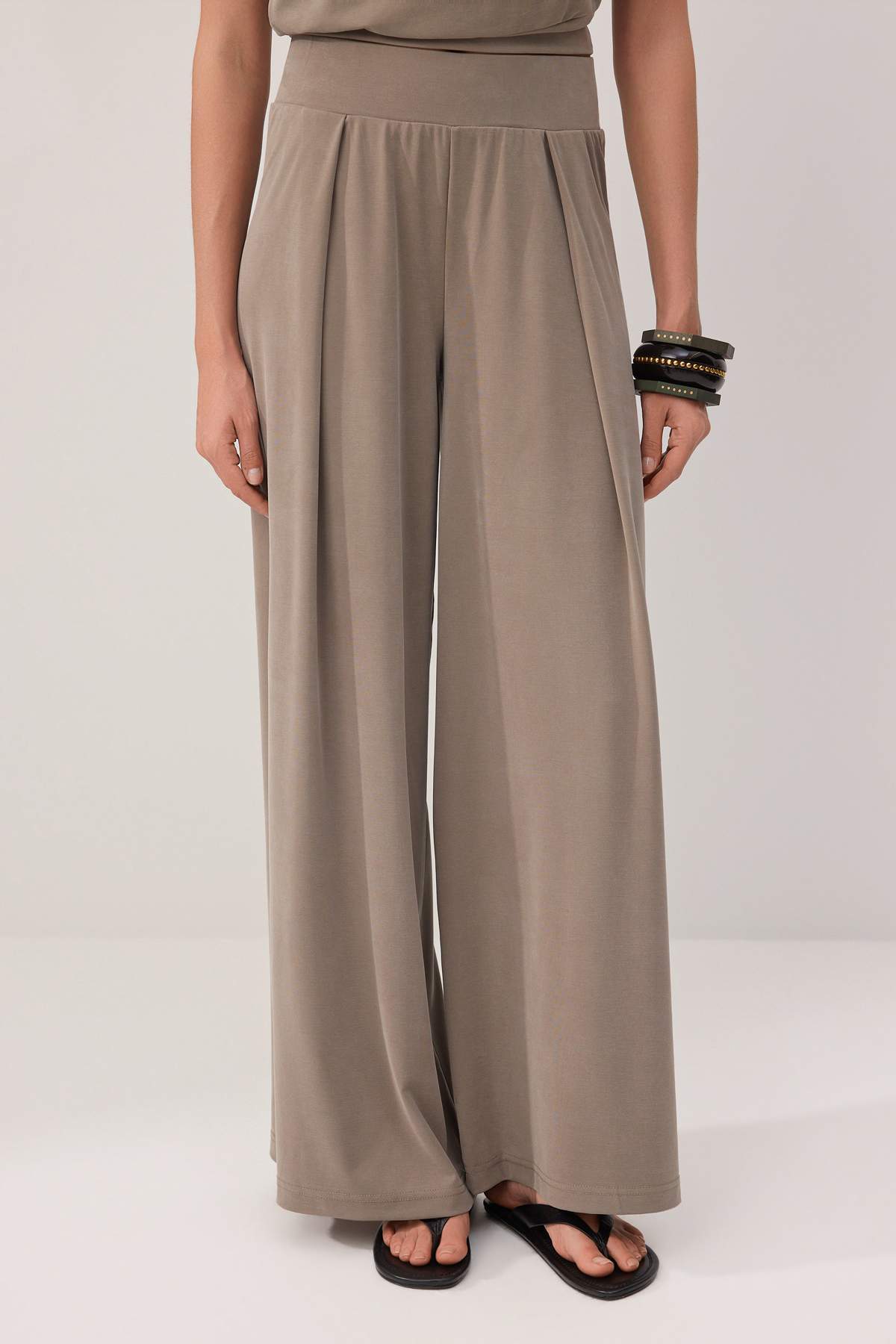 Trendyolmilla  Haki Düz Düşük Kol Geniş Paça Yumuşak Premium Lyocell İçerikli Örme Alt - Üst Takım TWOSS26AU00154 - Görsel 3