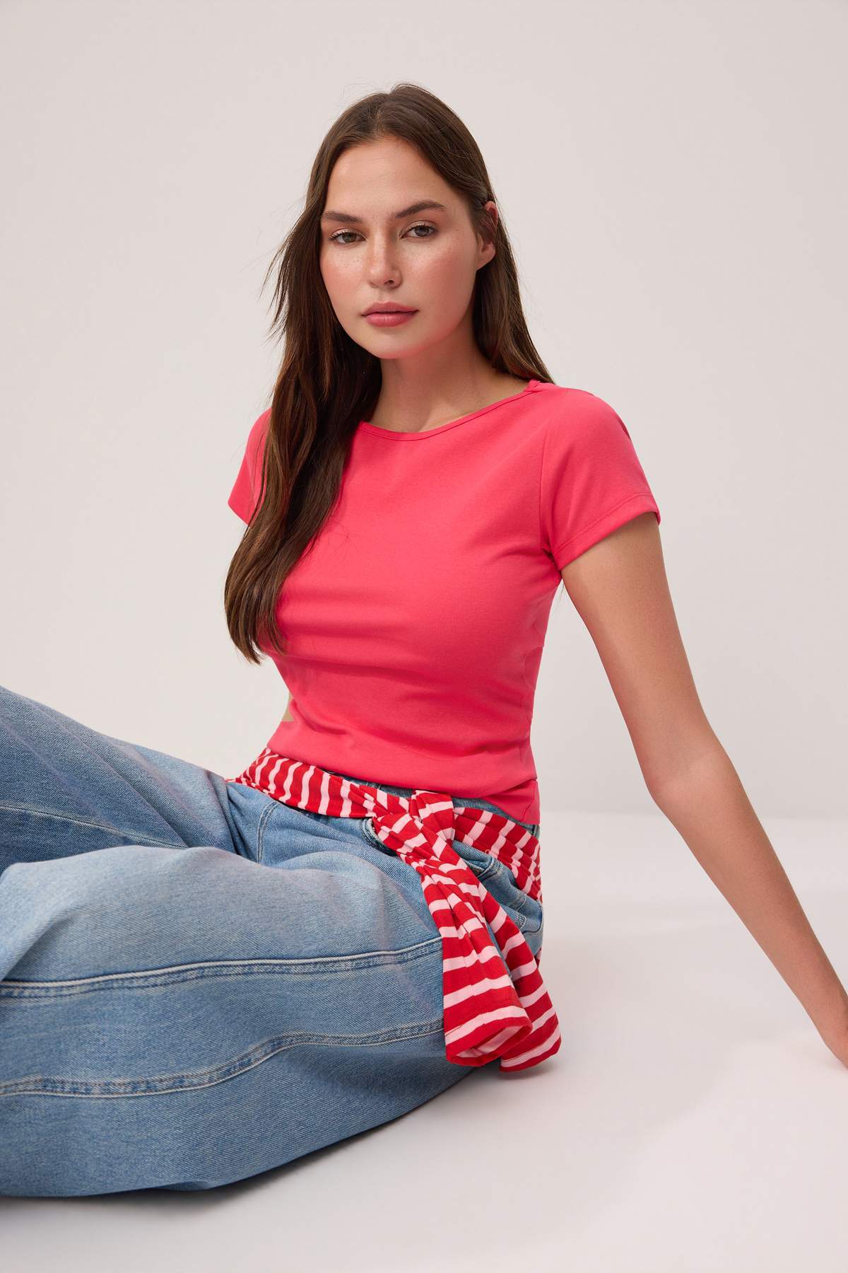 Trendyolmilla Wardrobe Essentials-Fuşya Fitted/Vücuda Oturan Kayık Yaka Kısa Kollu Örme T-Shirt TWOSS26TS00070
