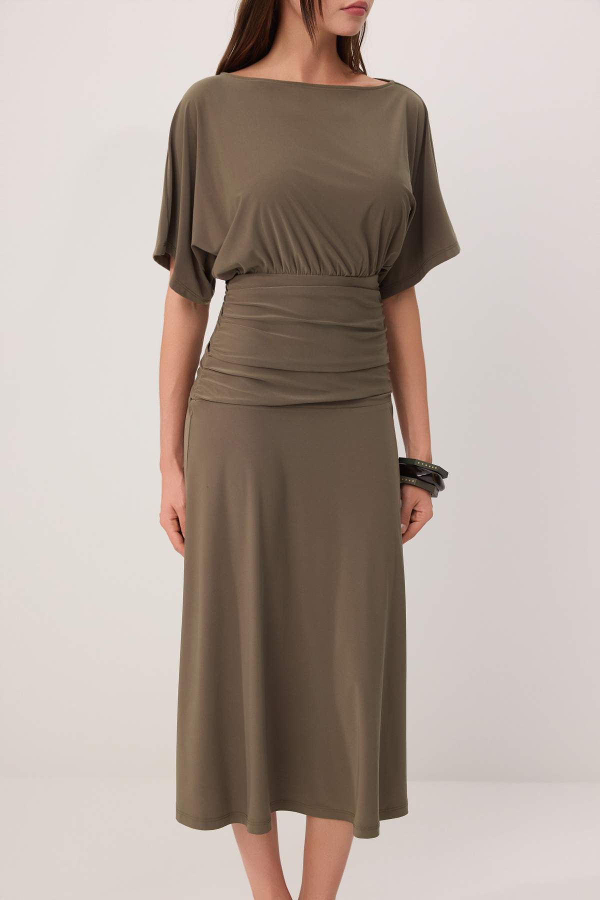 Trendyolmilla  Haki Belden Açılan Kayık Yaka Yarasa Kol Kısa Kollu Esnek Örme Elbise TWOSS26EL00496 - Görsel 3
