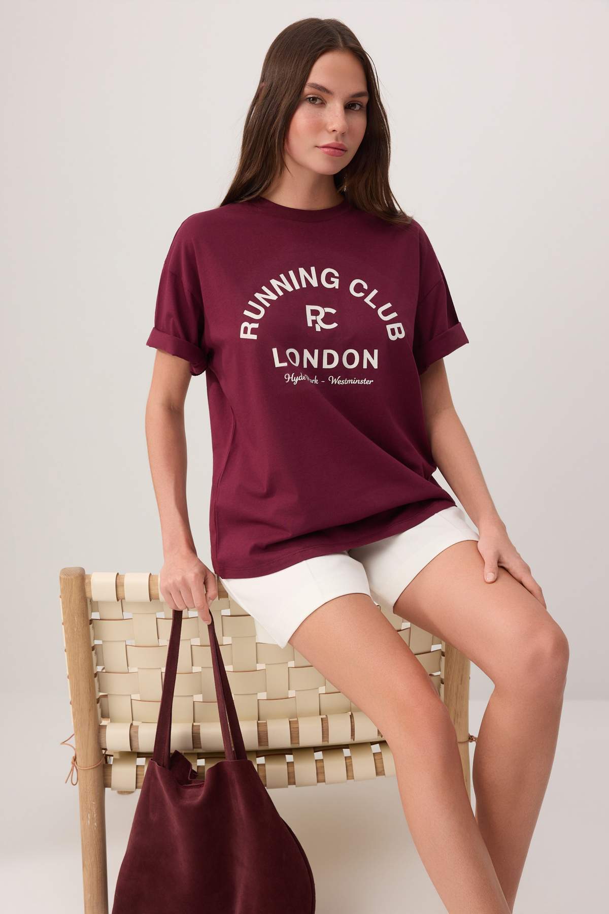 Trendyolmilla Mürdüm Slogan Oversize Bisiklet Yaka Kısa Uzun Tok %100 Pamuk Örme T-Shirt TWOSS26TS00228