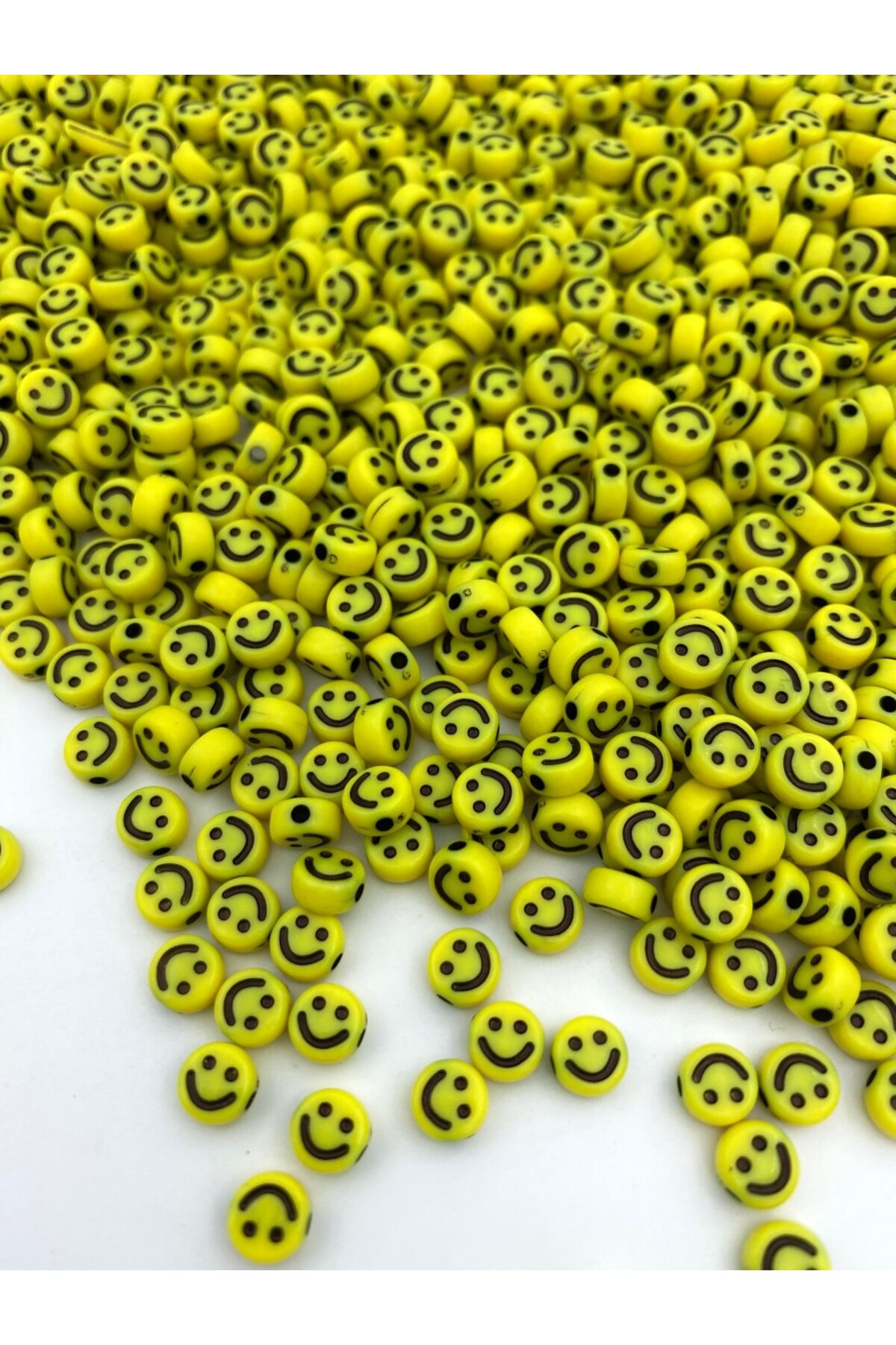 Genel Markalar 25gr Sarı Renk 4x7mm Smile, Gülen Yüz Boncuk ,Yassı Plastik Surat Boncuk (25 Gr, ~200 Adet) fotoğrafı 2 (önizleme)
