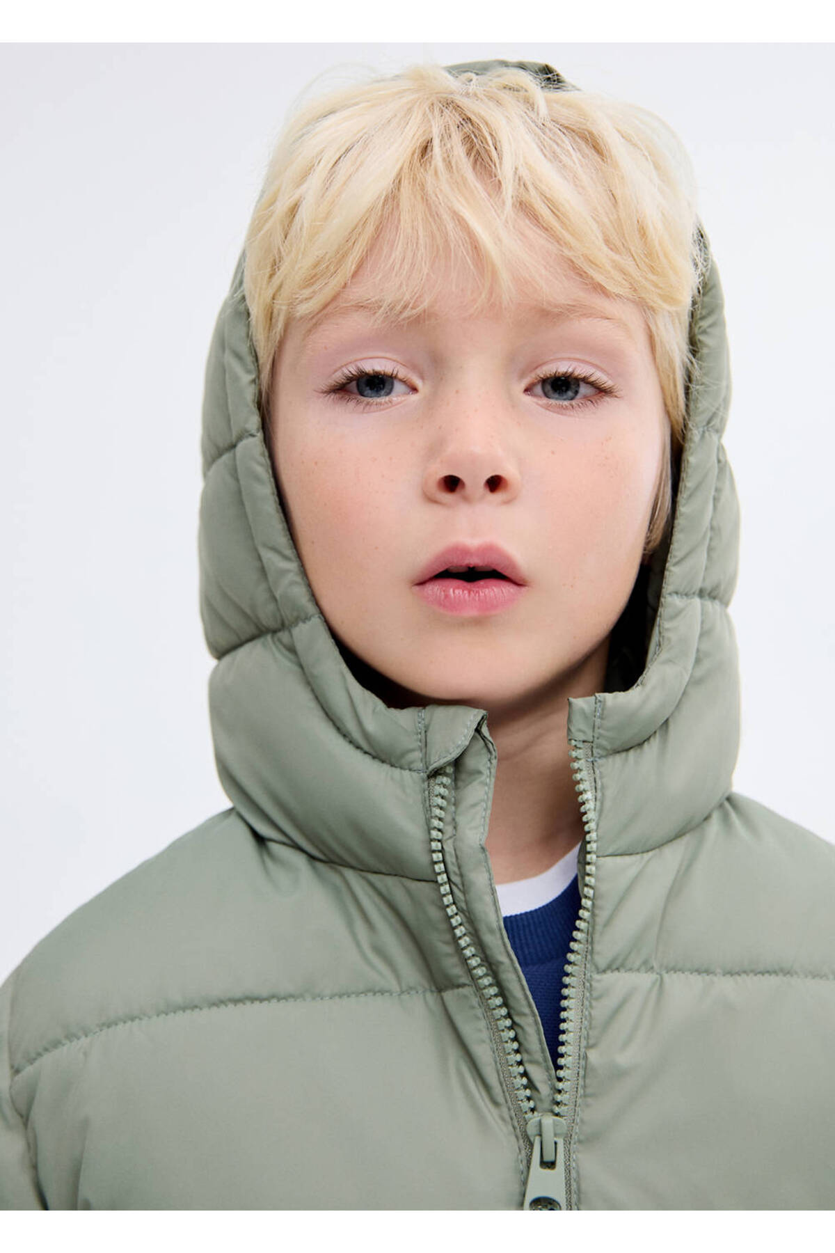 MANGO Baby Kapüşonlu uzun kapitone anorak fotoğrafı 5 (önizleme)
