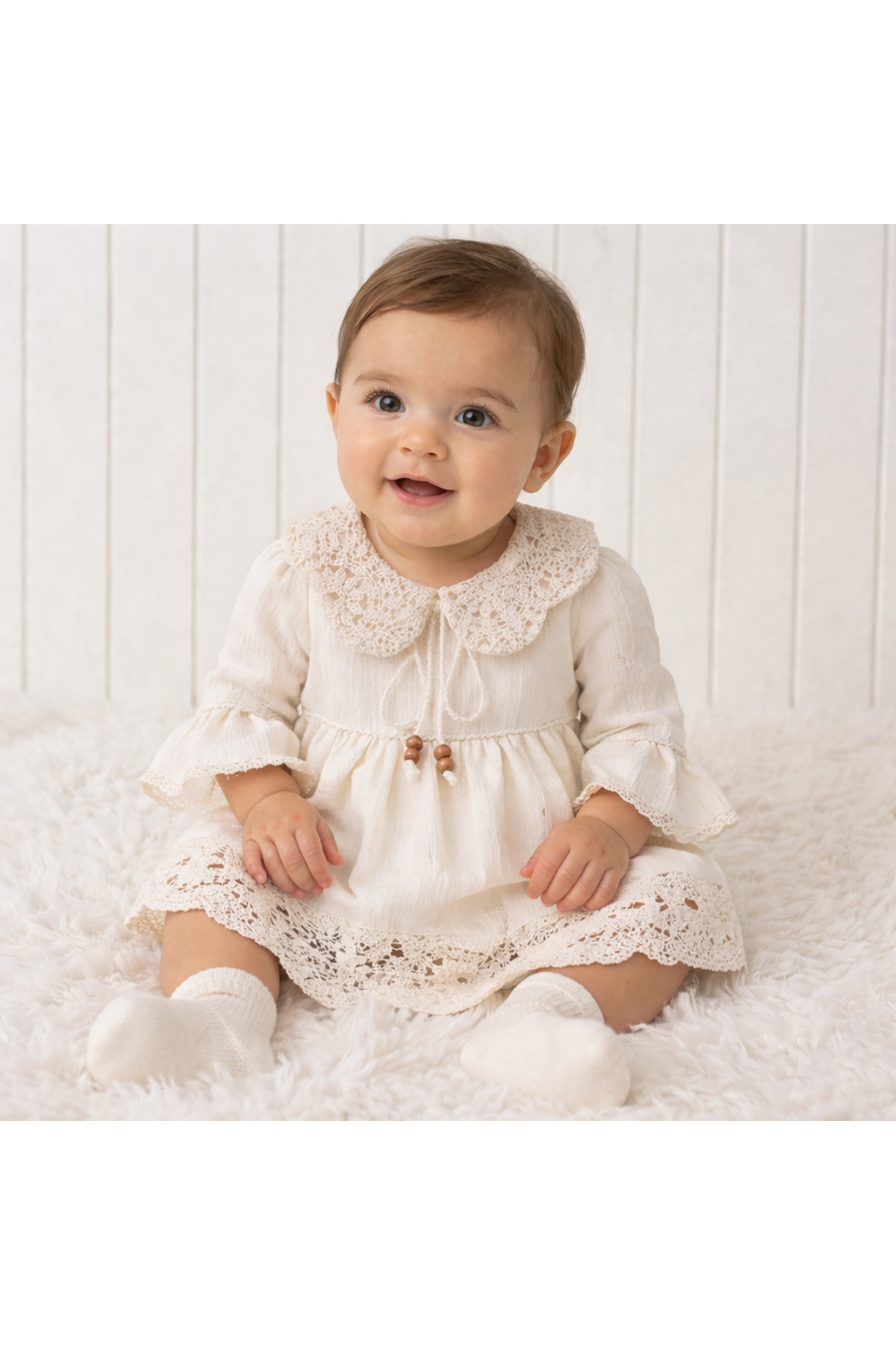 DIDuStore Dantel Yaka ve Etek Detaylı Vintage İlhamlı Bej Kız Bebek Elbisesi fotoğrafı 3 (önizleme)