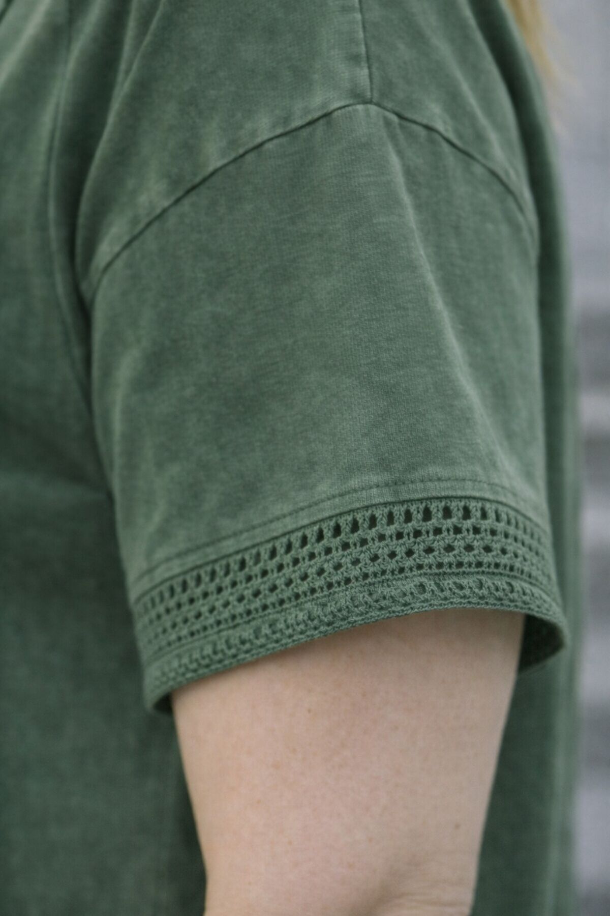 CEDY DENIM  CEDY - Kadın Özel Tasarım Esnek, Pul Payet, Dantel Detaylı Yıkamalı Büyük Beden Tişört - Görsel 2