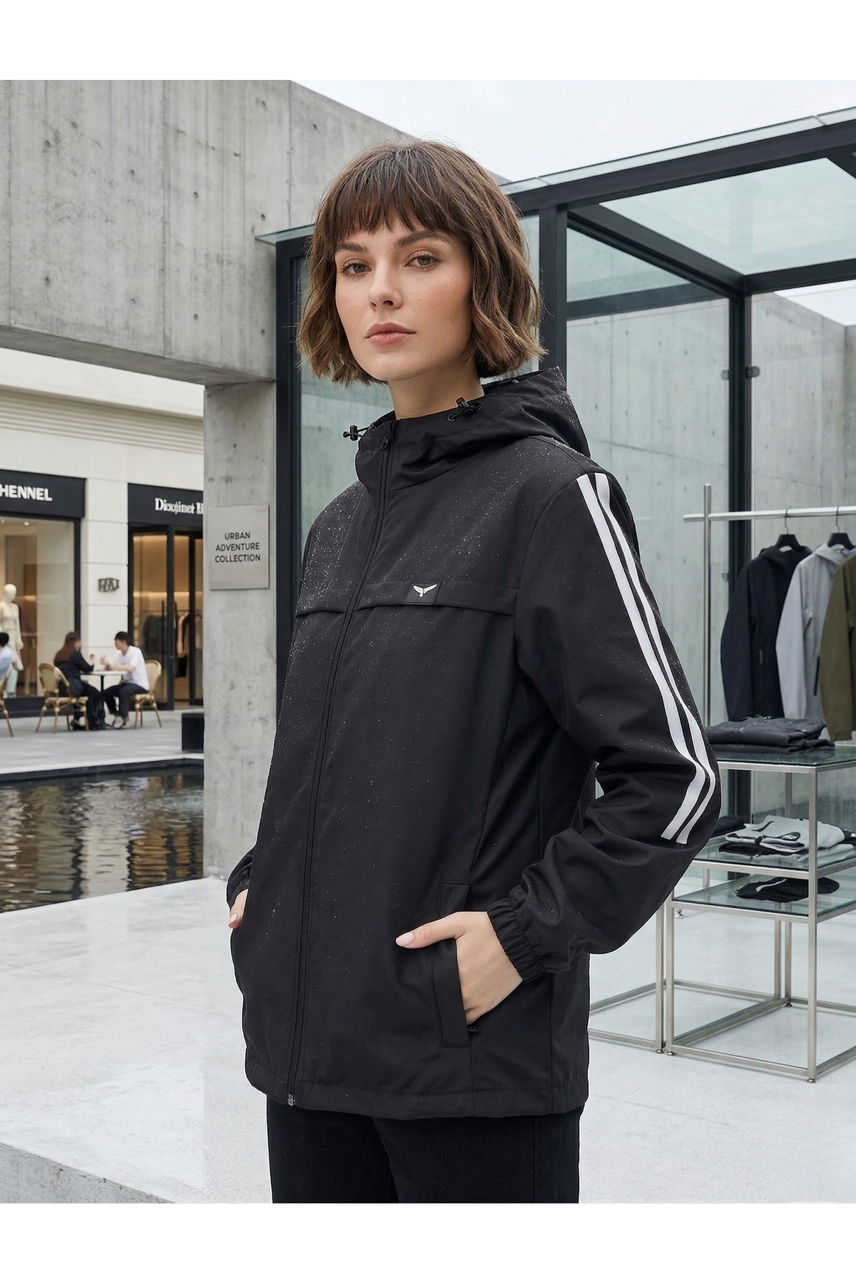 LEVEL HİGH  Kadın Spor Yağmurluk Siyah – Kapüşonlu, Beyaz Şerit Detaylı, Hafif Rüzgarlık, Outdoor Mevsimlik