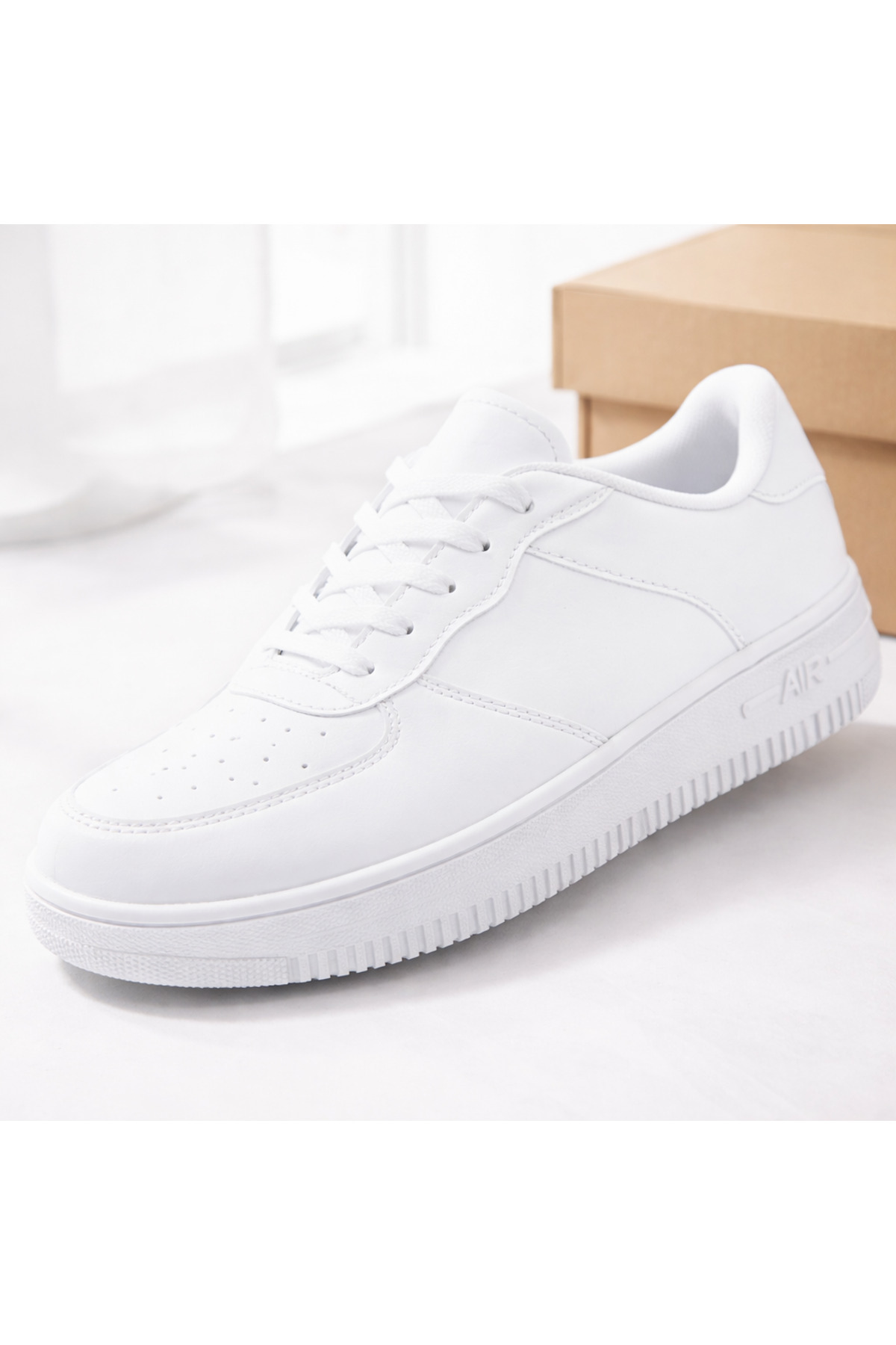 حذاء رياضي أبيض للجنسين بنعل هوائي حذاء رياضي كاجو...