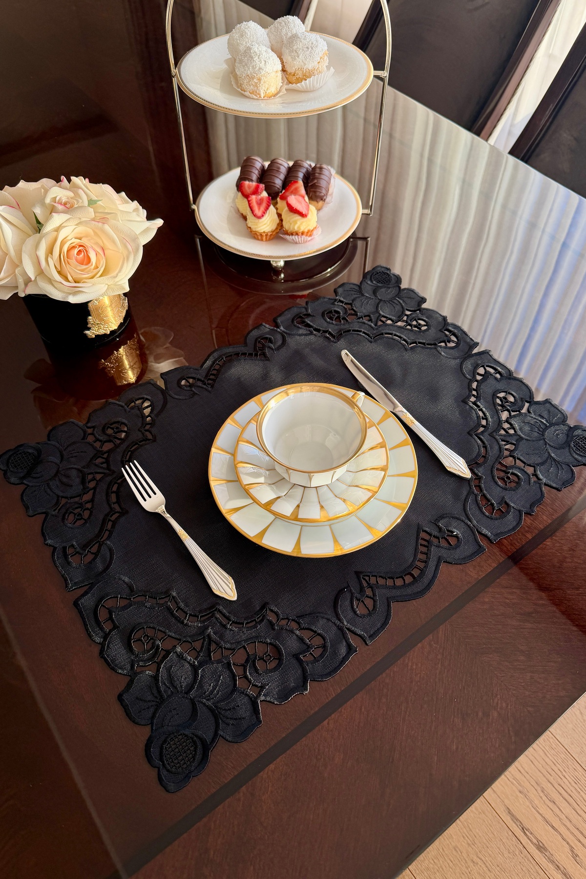 Antique Hole American Service. Vintage Rose Model ( 1 Piece ) Black