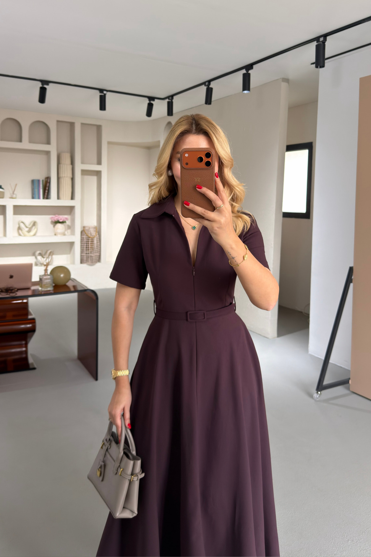 Sezgi Tekin  Kemerli Fermuar Detay Mürdüm Çan Elbise - Görsel 3