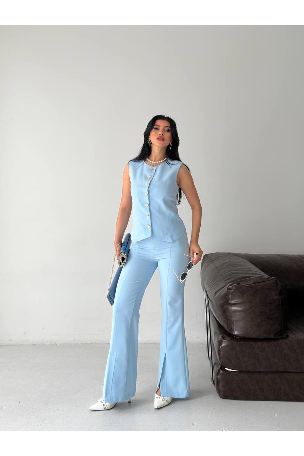 Women's Baby Blue Two-Piece Set with Slit Hem Trousers and Buttoned Vest - Görsel 3