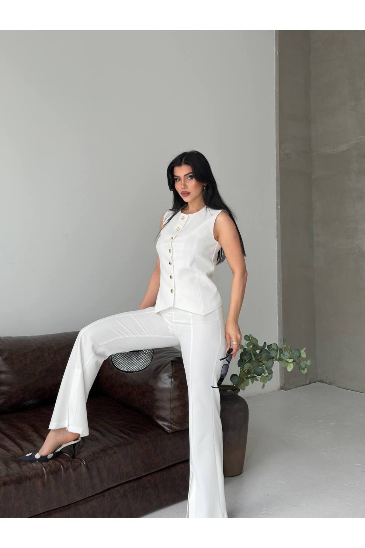 Women's Slit Hem Button Vest and Pants Two-Piece Set White - Görsel 3