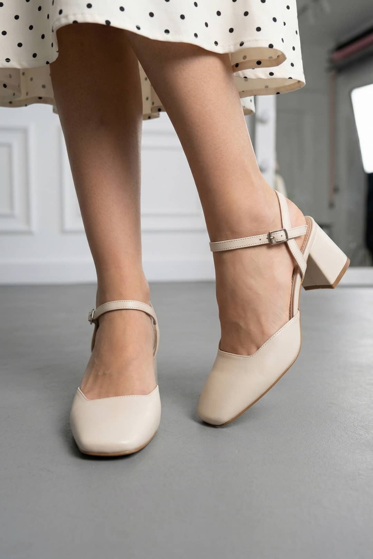 NAVİSHOES Ten Kadın Arkası Açık Küt Burun 7 cm Kalın Orta Topuklu Ayakkabı SB100NAV görsel 2