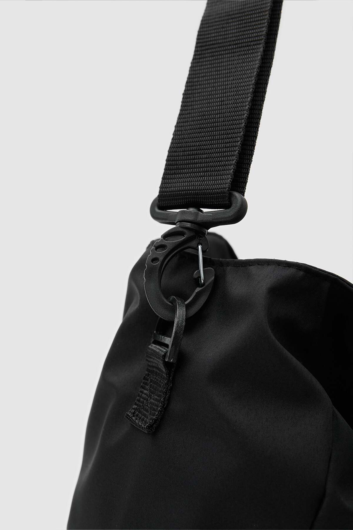 حقيبة رياضية يومية من القماش من بايا تكنيك باللون...