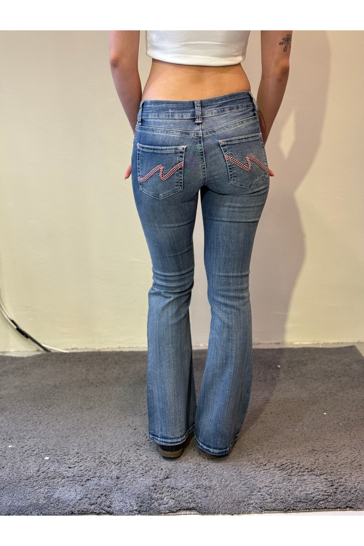 Messy Girls  Flare Kesim Düşük Bel Koyu Mavi Cep Desenli Jean Kot Pantolon
