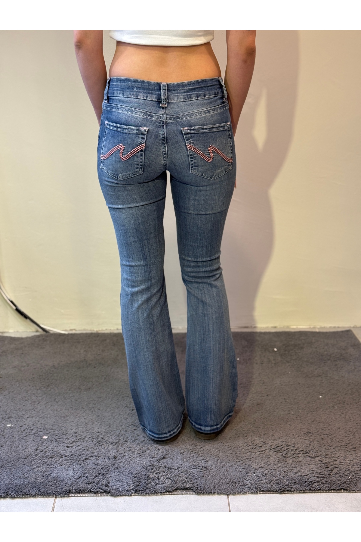 Messy Girls  Flare Kesim Düşük Bel Koyu Mavi Cep Desenli Jean Kot Pantolon - Görsel 4