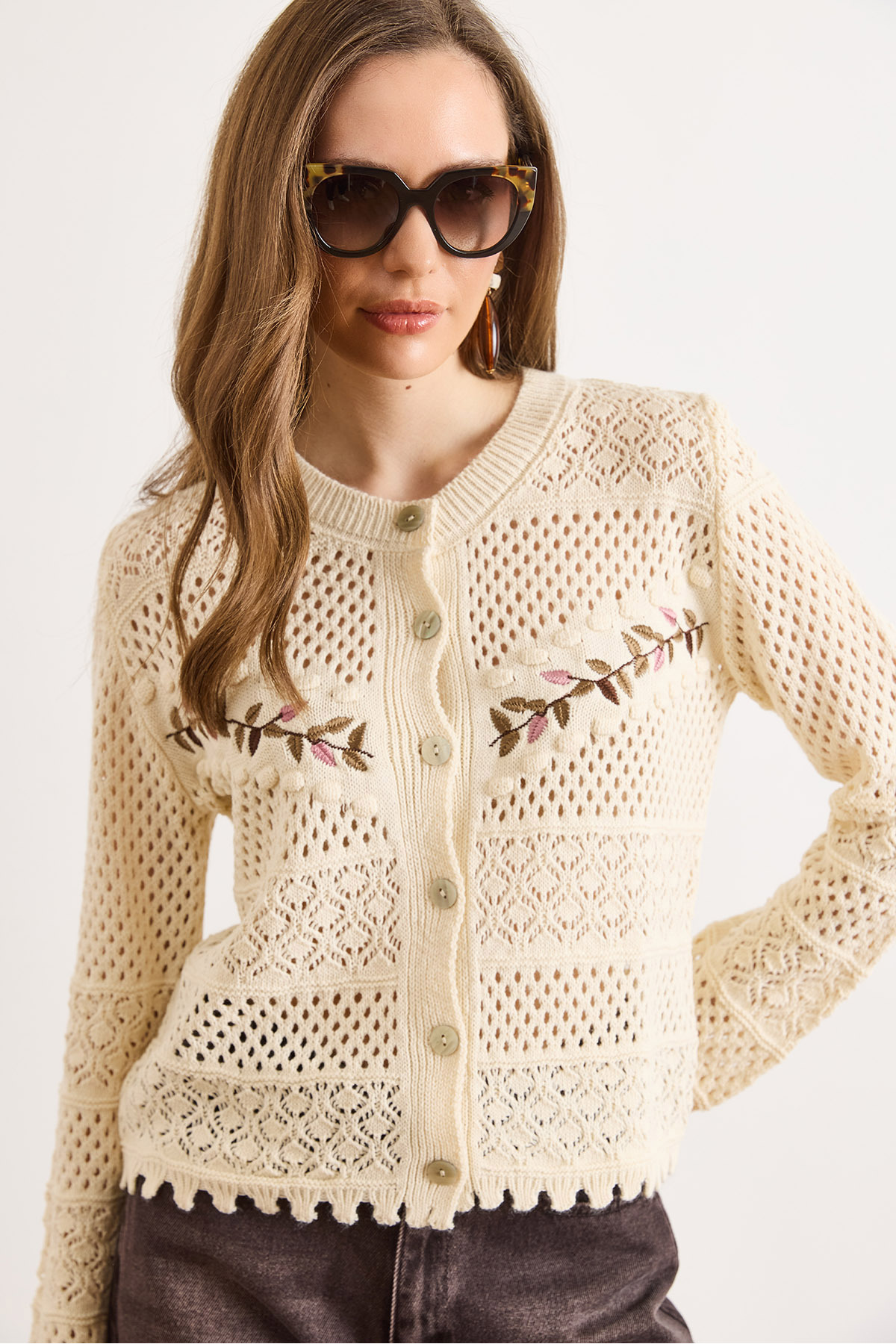 Olalook  Kadın Krem Yaprak Nakışlı Ajurlu Boho Mevsimlik Hırka HRK-19000493 - Görsel 3