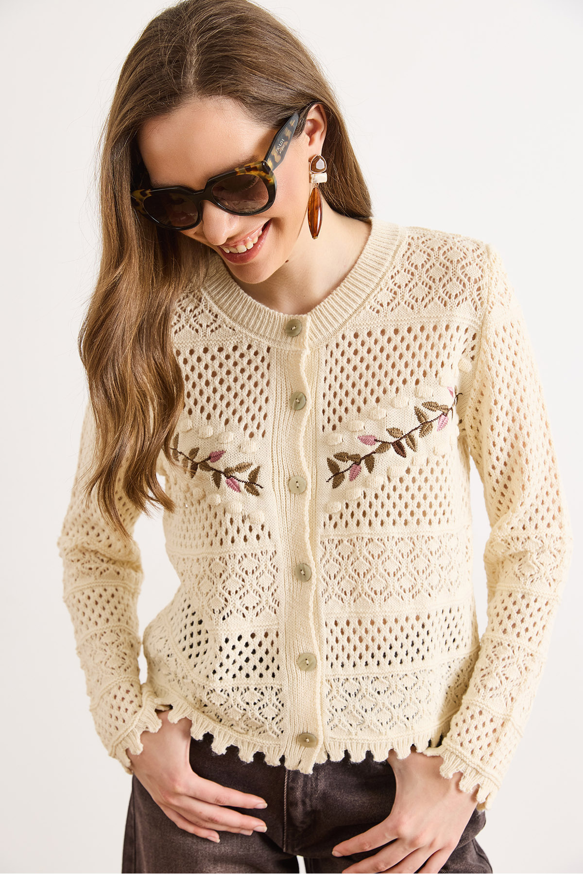 Olalook  Kadın Krem Yaprak Nakışlı Ajurlu Boho Mevsimlik Hırka HRK-19000493 - Görsel 2