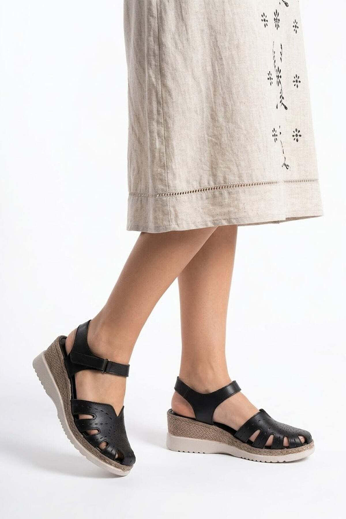 Elit ASIRM2613 Women's Genuine Leather Padding Heel Sandals Black