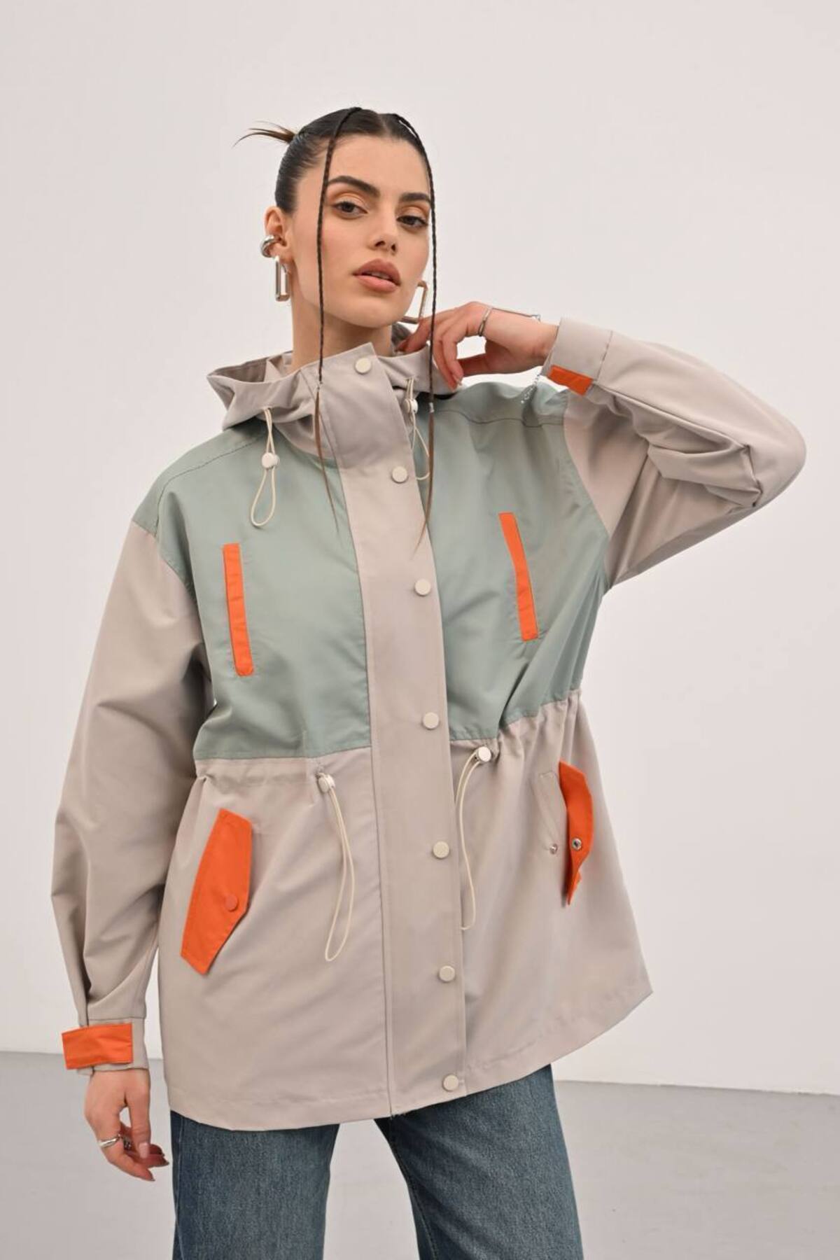 TREND ICONIC DESIGN WATER REPELLENT WINDBREAKER RAINCOAT - ICONIC -WATER REPLENISHMENT RAINCOAT