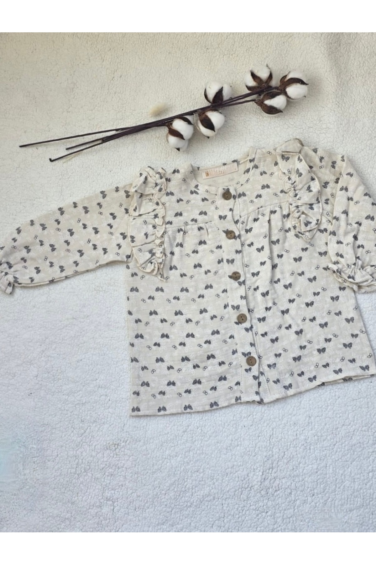 Bilge Trend KIZ BEBEK , ÇOCUK MÜSLİN , FIRFIRLI ÖNDEN DÜĞMELİ 2 PARÇA PAMUKLU PİJAMA TAKIMI fotoğrafı 3 (önizleme)