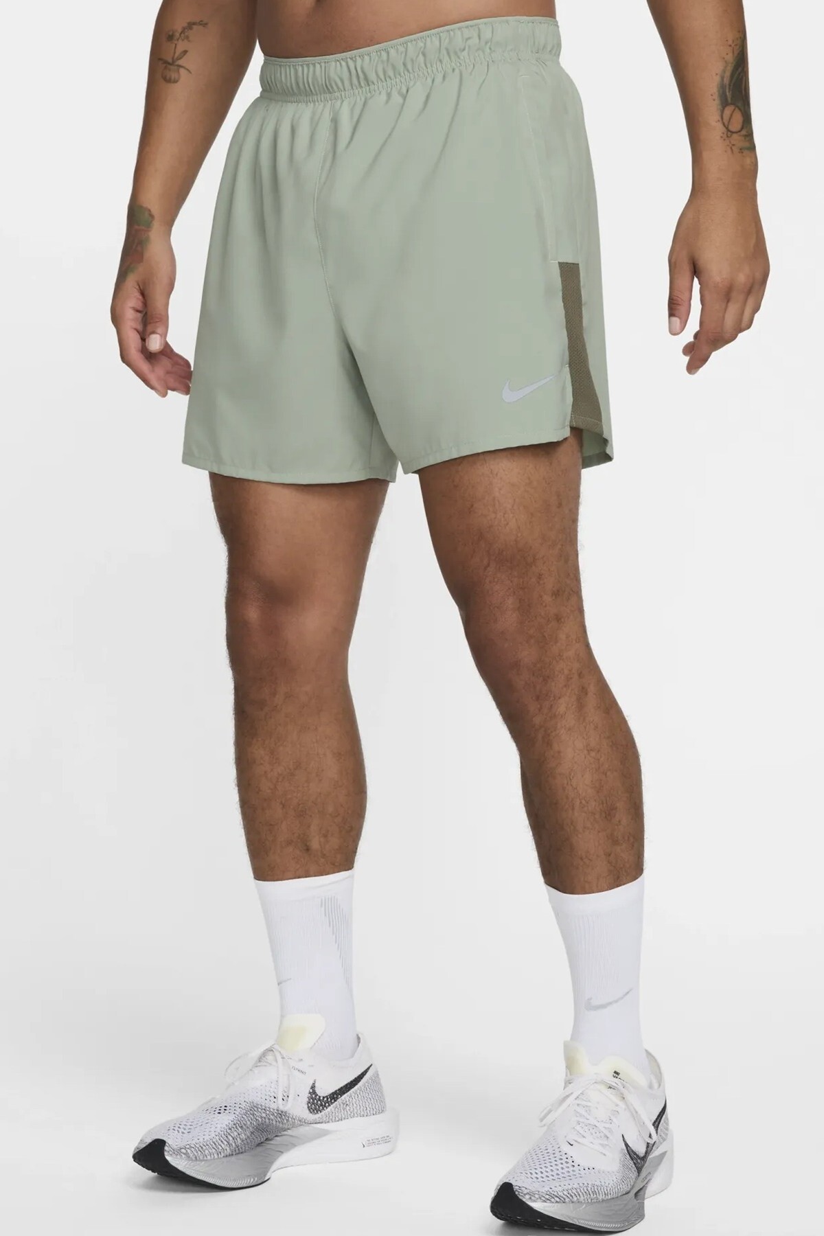 شلوارک دویدن مردانه چلنجر مدل Dri-FIT با آستر کوتاه ۵ اینچی (شورت دویدن مردانه ۵ اینچی با آستر کوتاه، سبز) نایکی شورت ورزشی Nike