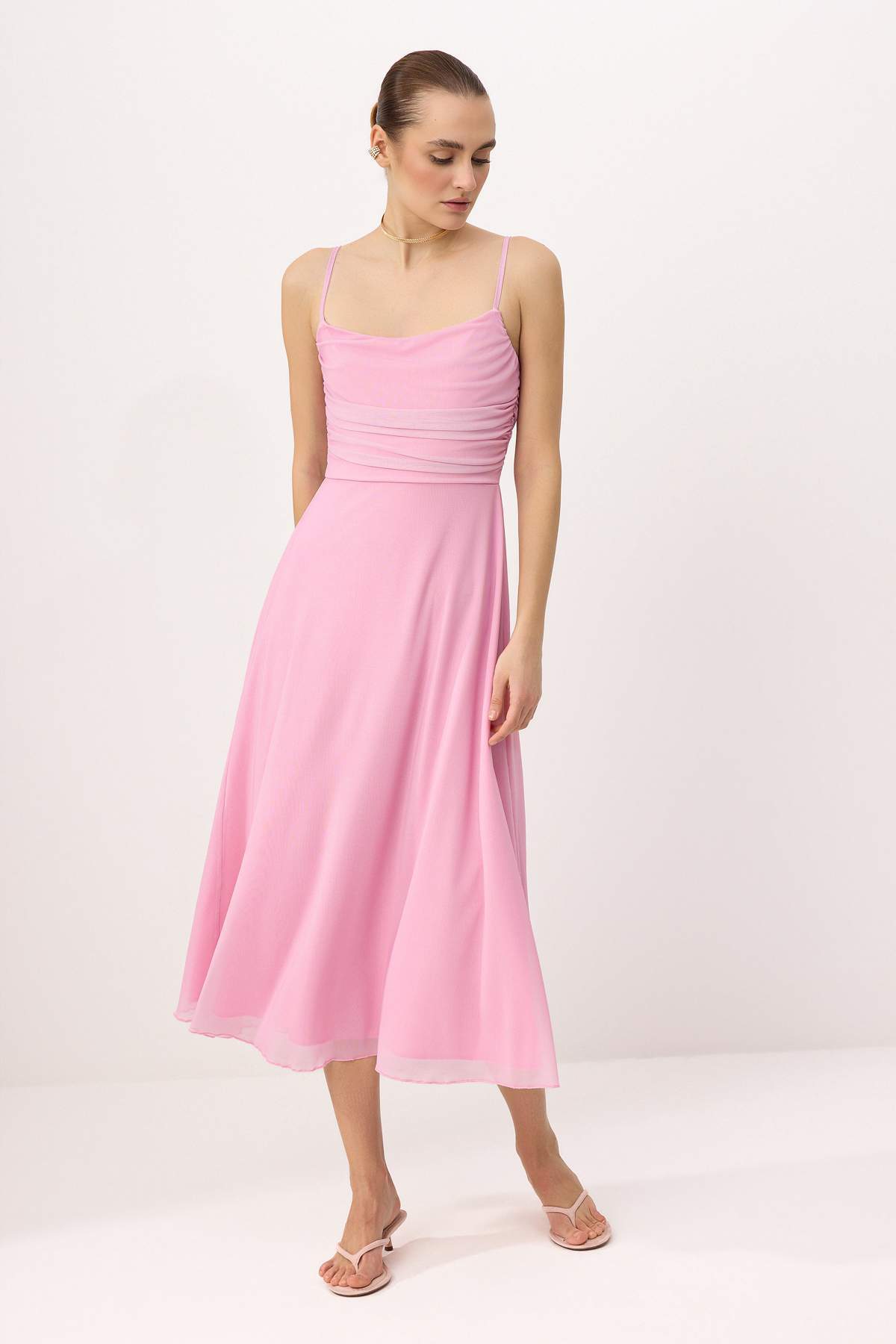Trendyolmilla Açık Pembe A-Kesim/Çan Form Havuz Yaka İnce Askılı Kolsuz Tül Örme Elbise TWOSS26EL00369