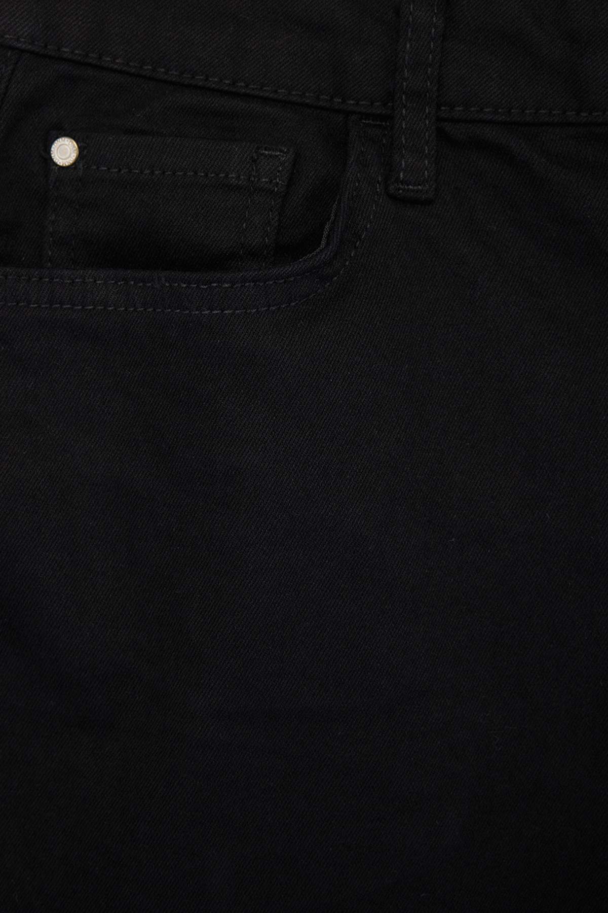 Trendyolmilla  Solmayan Siyah Yüksek Bel Esnek Kumaş Wideleg Fit Büyük Beden Denim Şort TBBSS26AP00039 - Görsel 8