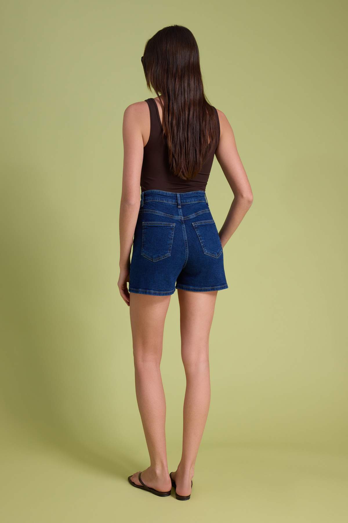 Trendyolmilla  Indigo More Sustainable Yüksek Bel City Boy Denim Şort TWOSS20SR0210 - Görsel 4