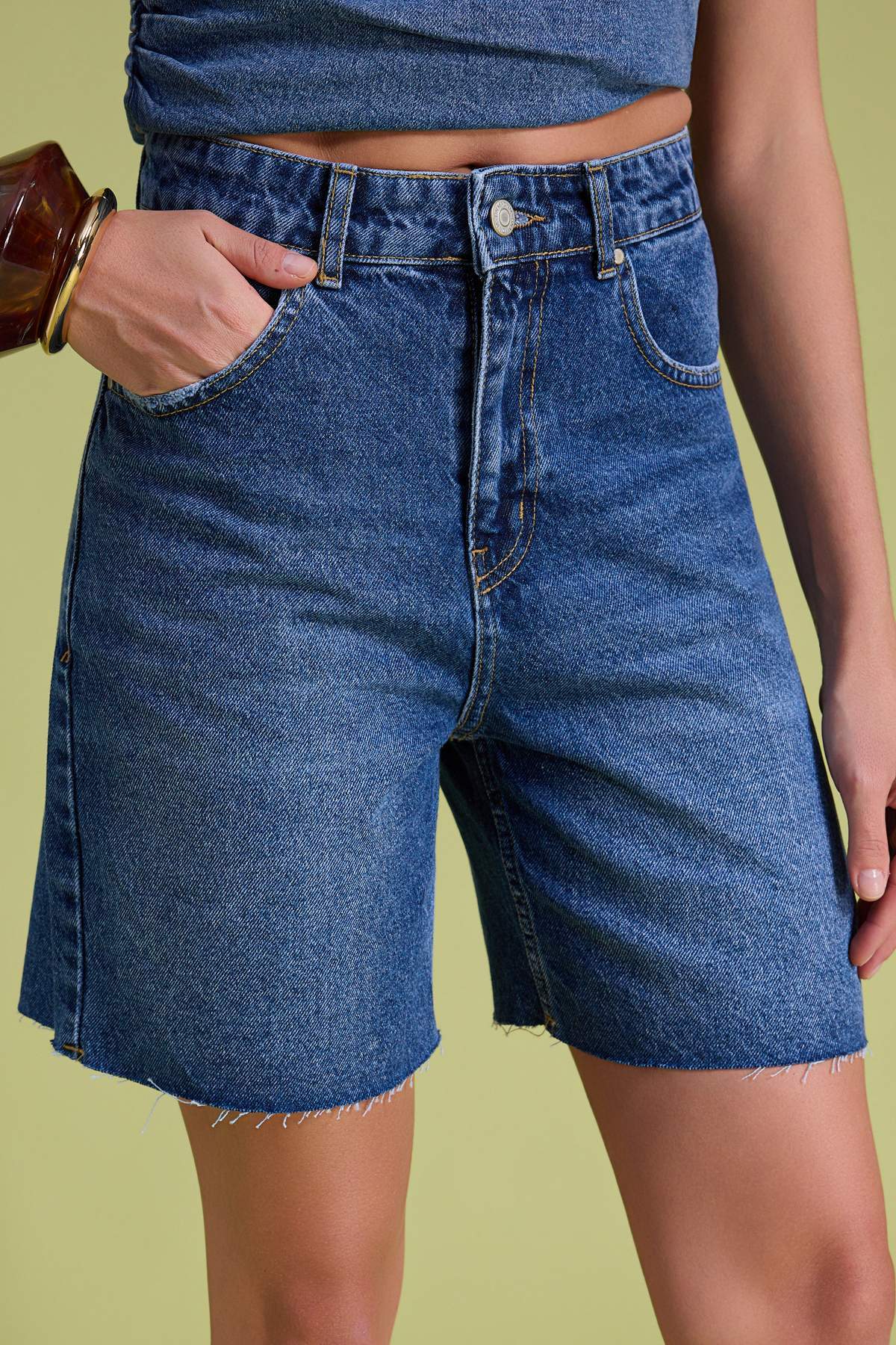 Trendyolmilla  Koyu Mavi Yüksek Bel City Boy Denim Şort TWOSS26SR00107 - Görsel 3